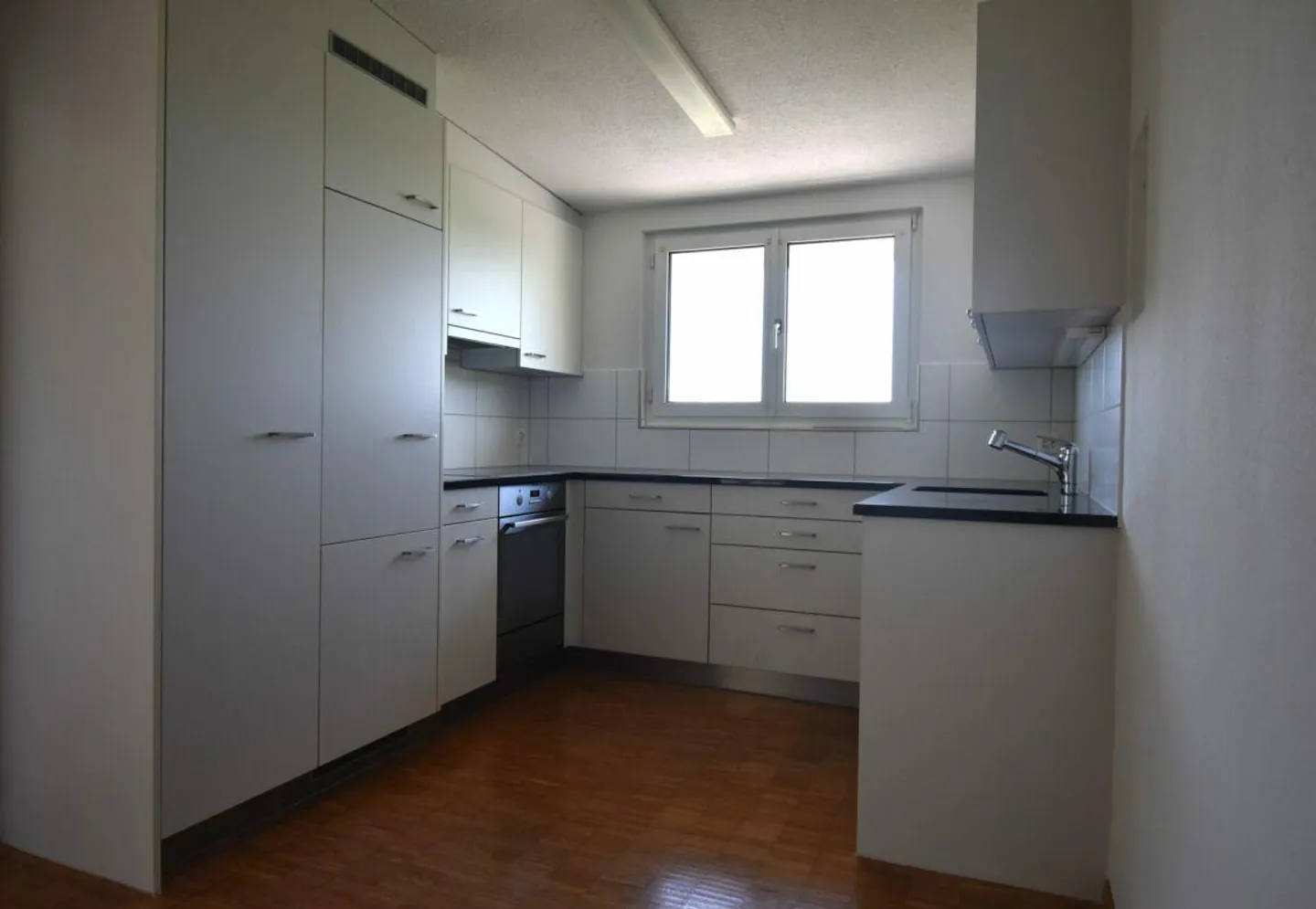 Spacious 4.5-room apartment with fireplace in Busswil TG - Living with charm and comfort - Photo 5 of 10