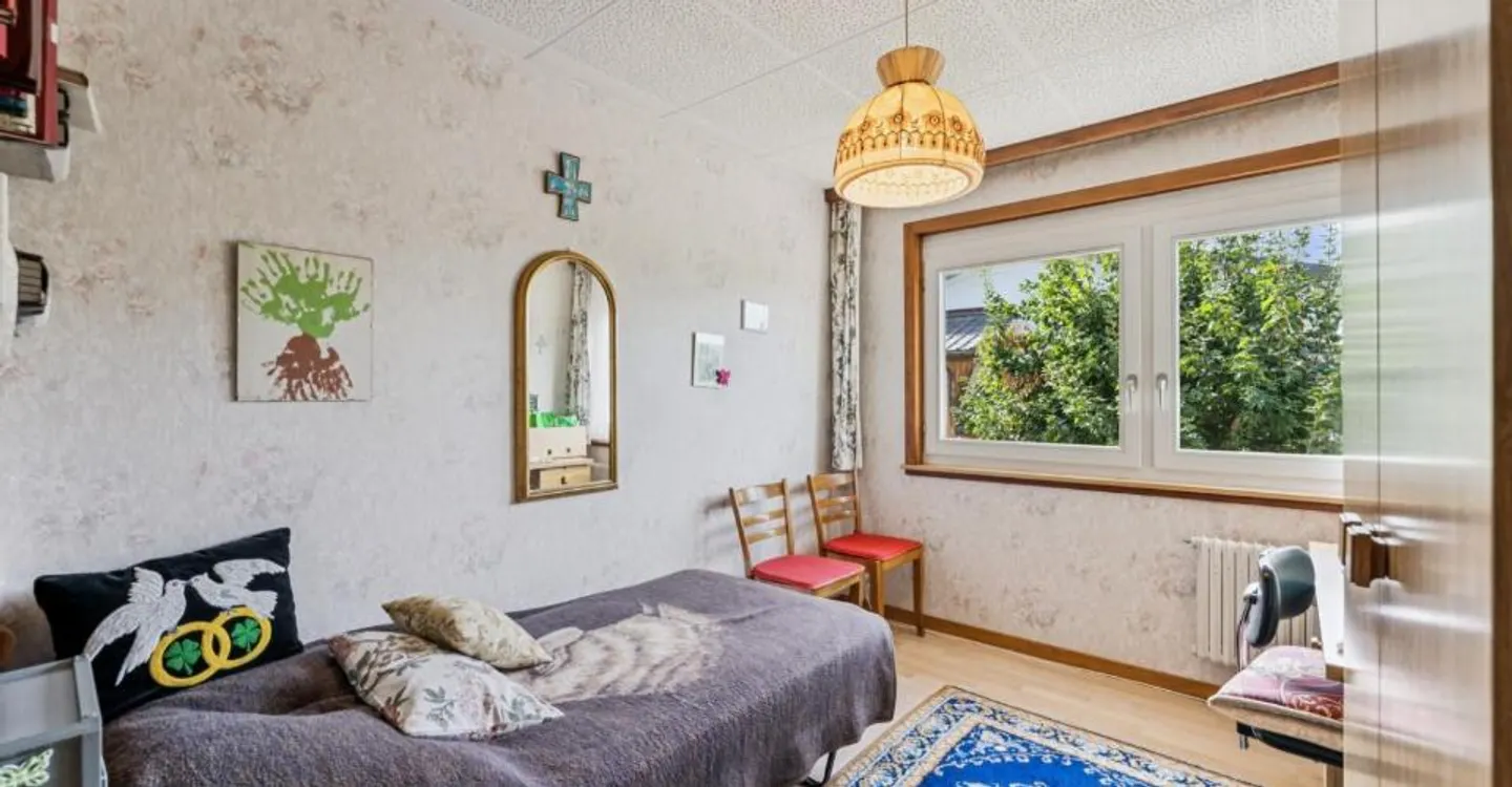 Schönes Haus mit zwei Wohnungen und Garten - Foto 7 von 13