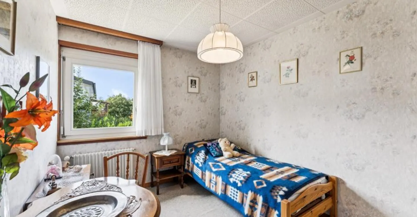 Schönes Haus mit zwei Wohnungen und Garten - Foto 8 von 13