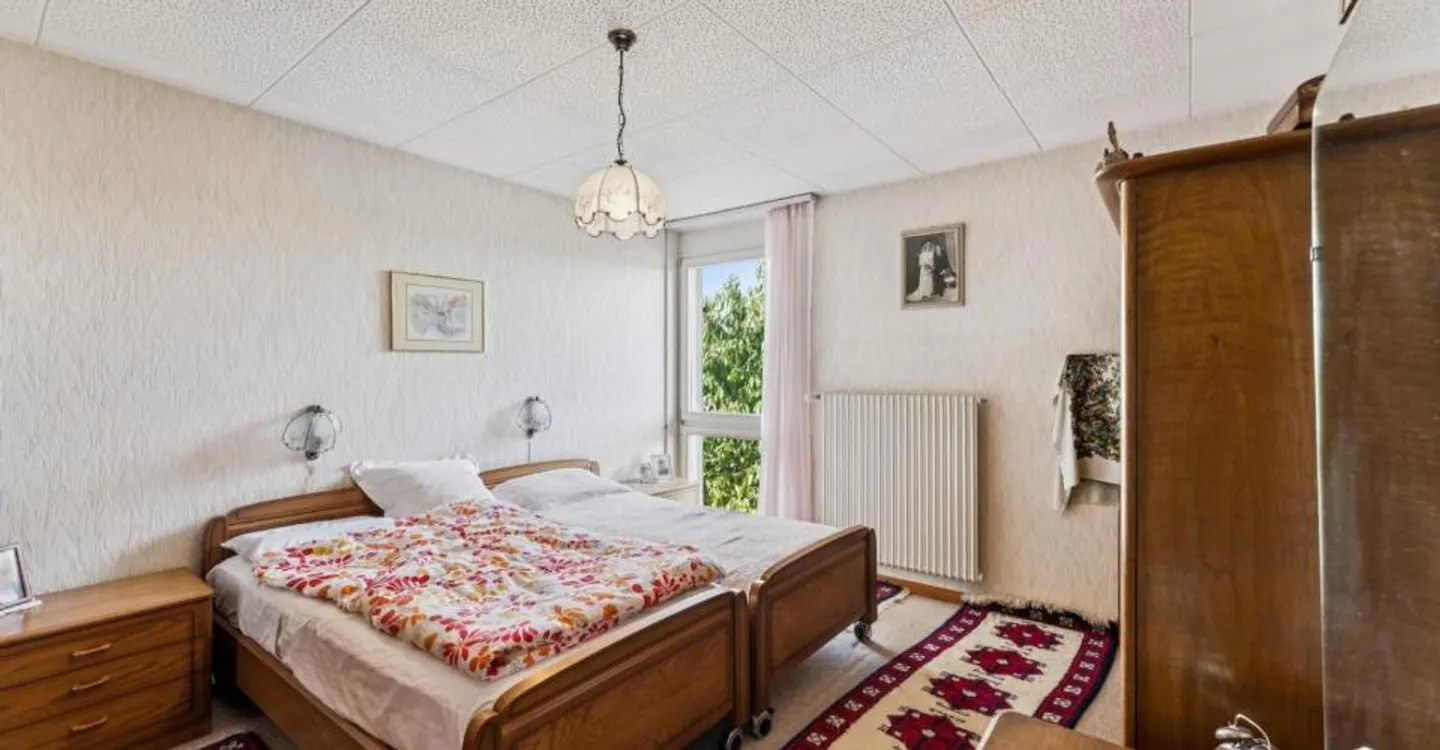 Schönes Haus mit zwei Wohnungen und Garten - Foto 9 von 13