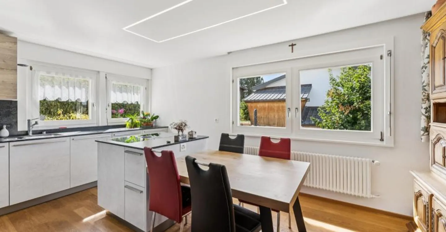 Schönes Haus mit zwei Wohnungen und Garten - Foto 6 von 13