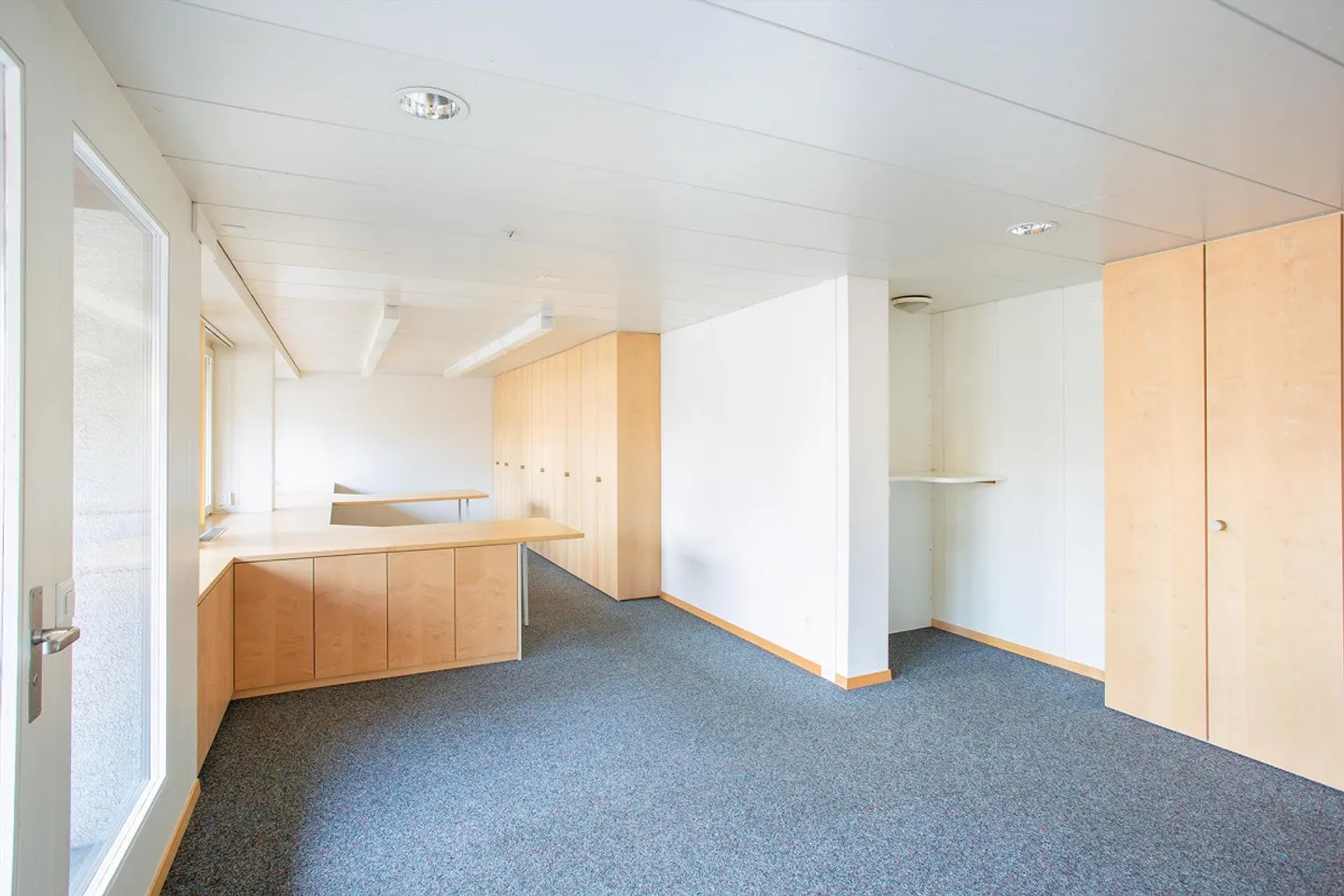 Votre nouveau lieu de travail à Sins dans un emplacement central - Photo 1 sur 5