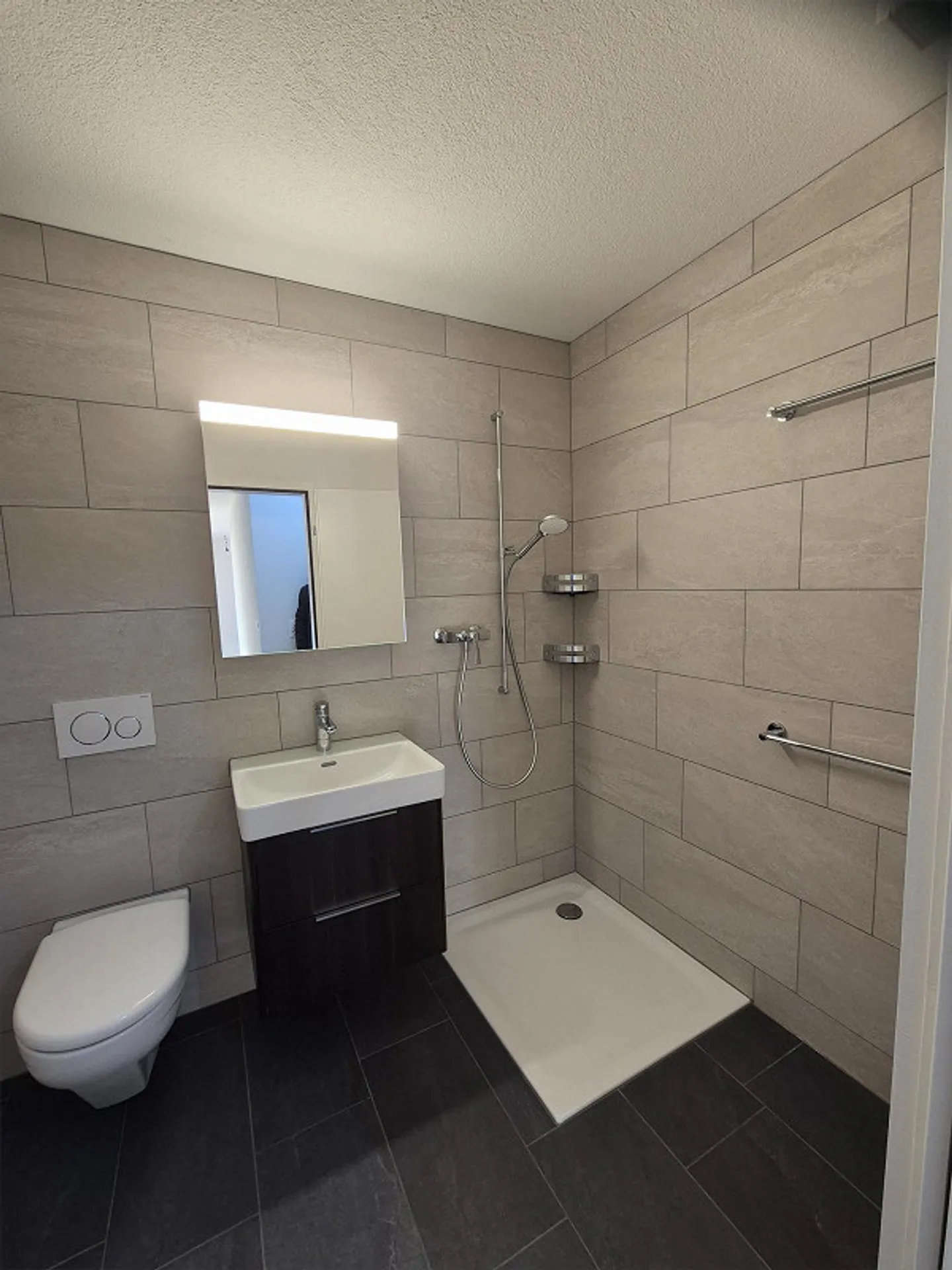 Frisch renovierte 2.5-Zimmer-Wohnung zu vermieten - Foto 4 von 6