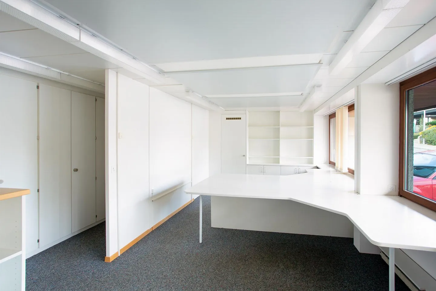 Votre nouveau lieu de travail à Sins dans un emplacement central - Photo 3 sur 5