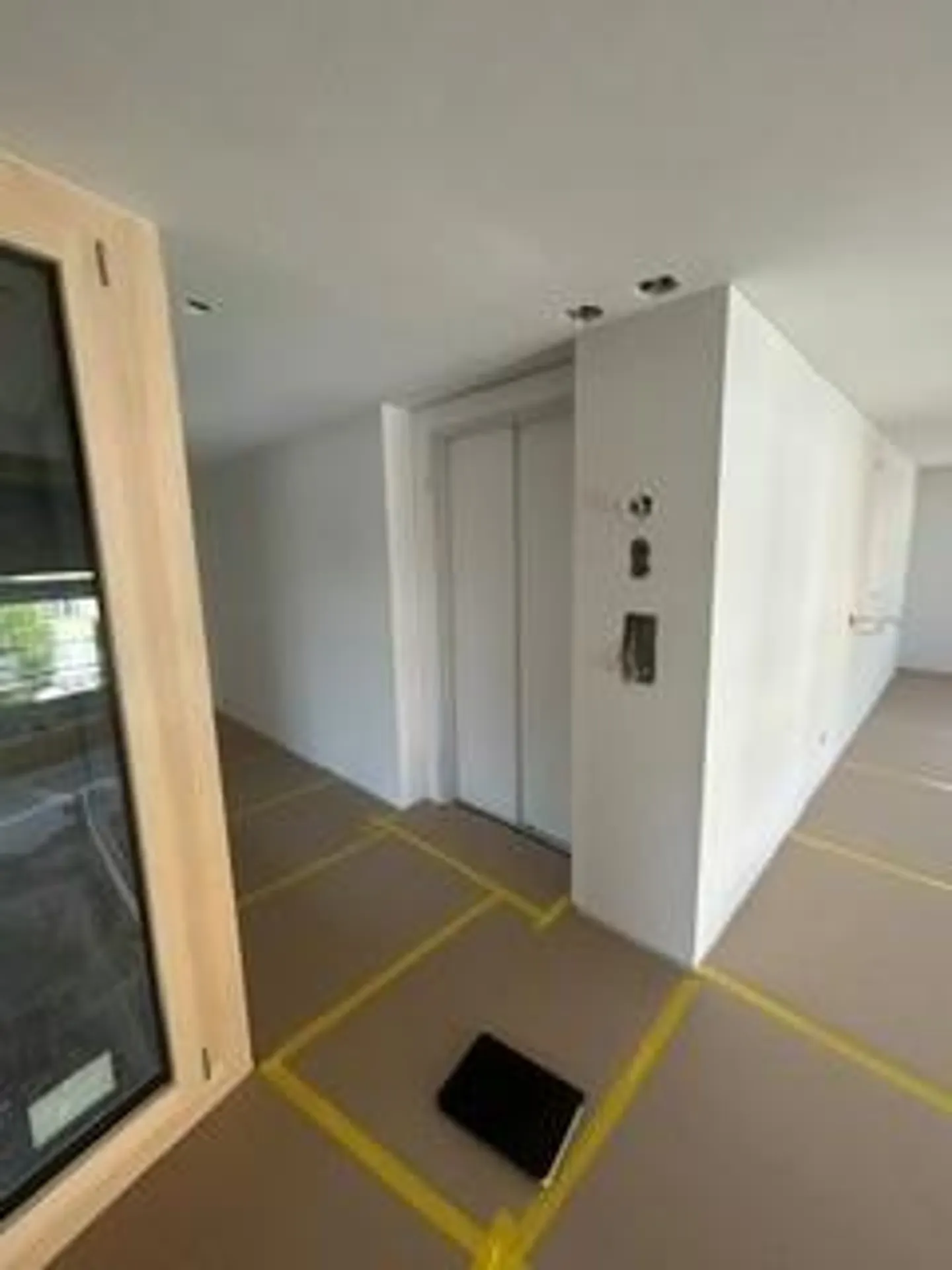 2 1/2 room apartment with high standard of development - Photo 2 of 2