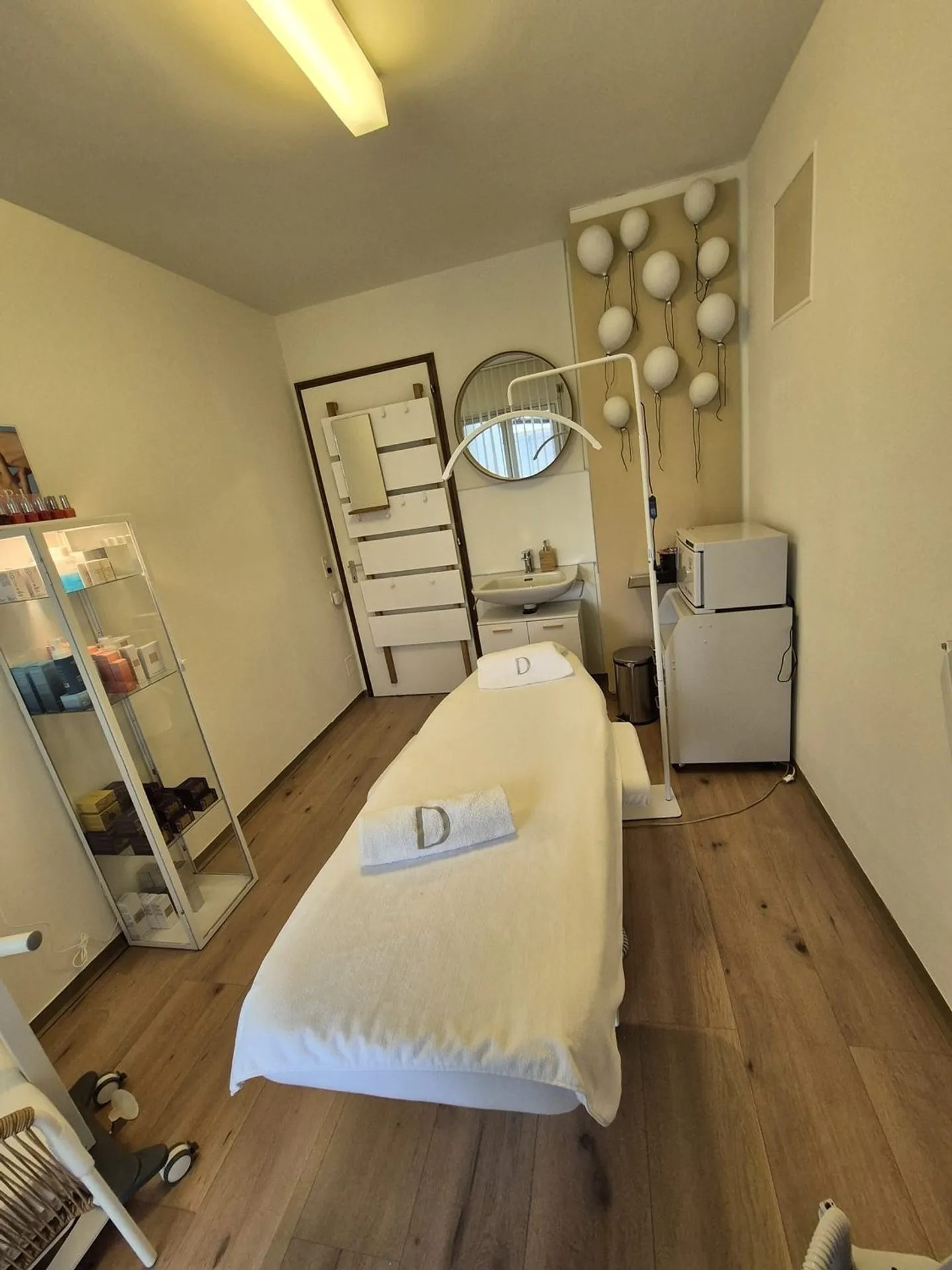 Salone di estetica e podologia arredato e accessoriato disponibile da subito! - Foto 8 di 9