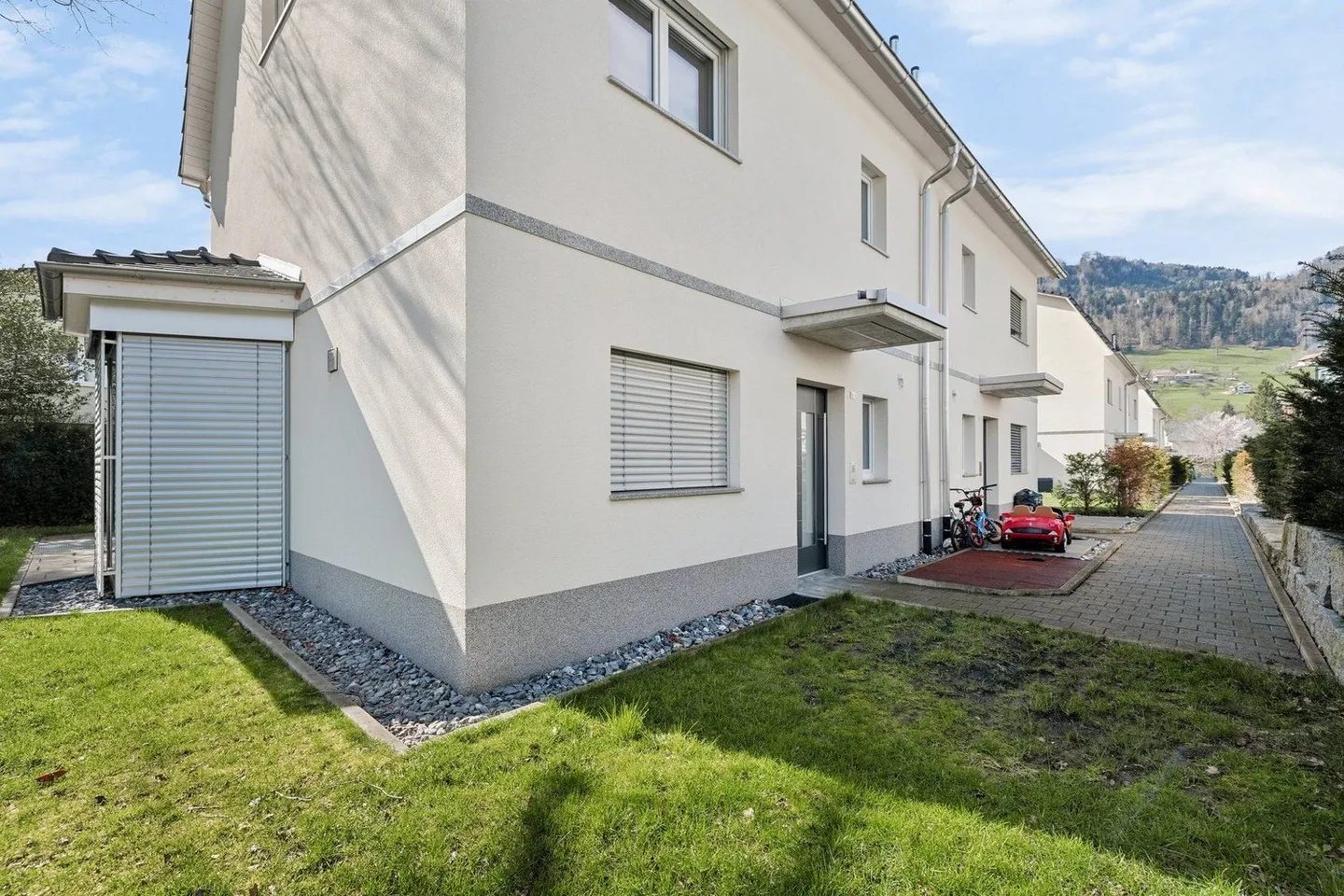 Ihr neues Zuhause: Modernes 5.5-Zi.DEFH - Foto 12 von 13