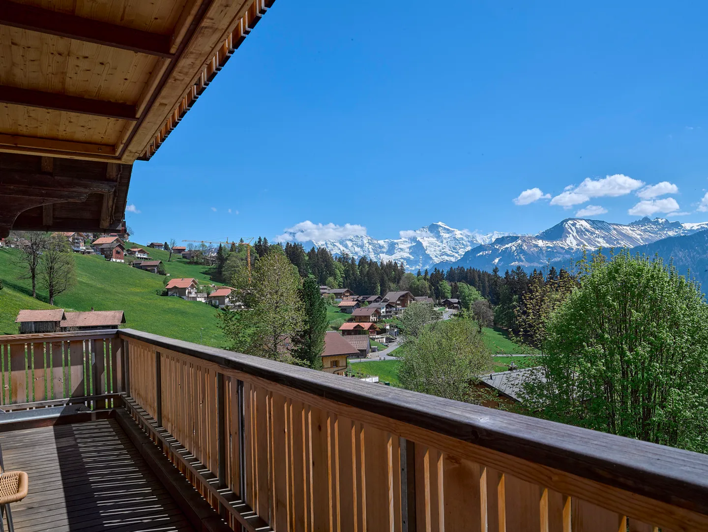 Chalet with Stunning Lake View - Photo 4 of 7