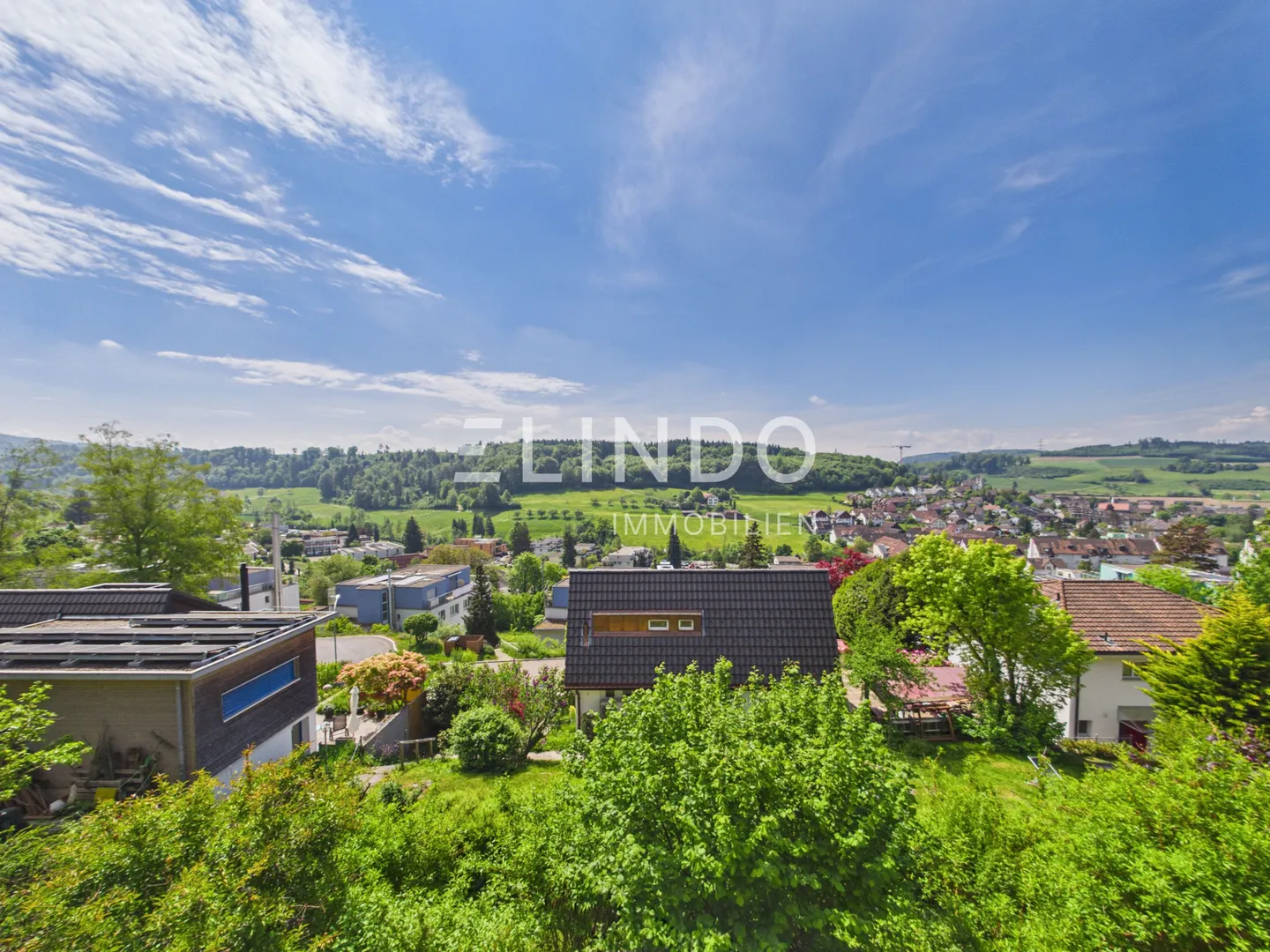 Charmantes Einfamilienhaus in Birmensdorf - Foto 1 von 10