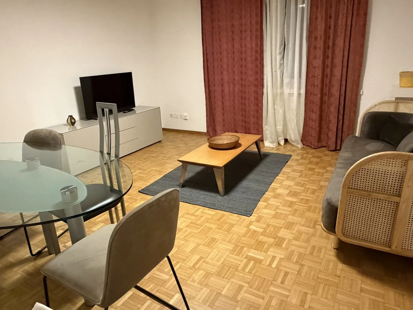 Modernes 3.5-Zimmer-Apartment in Zürich - Foto 1 von 13