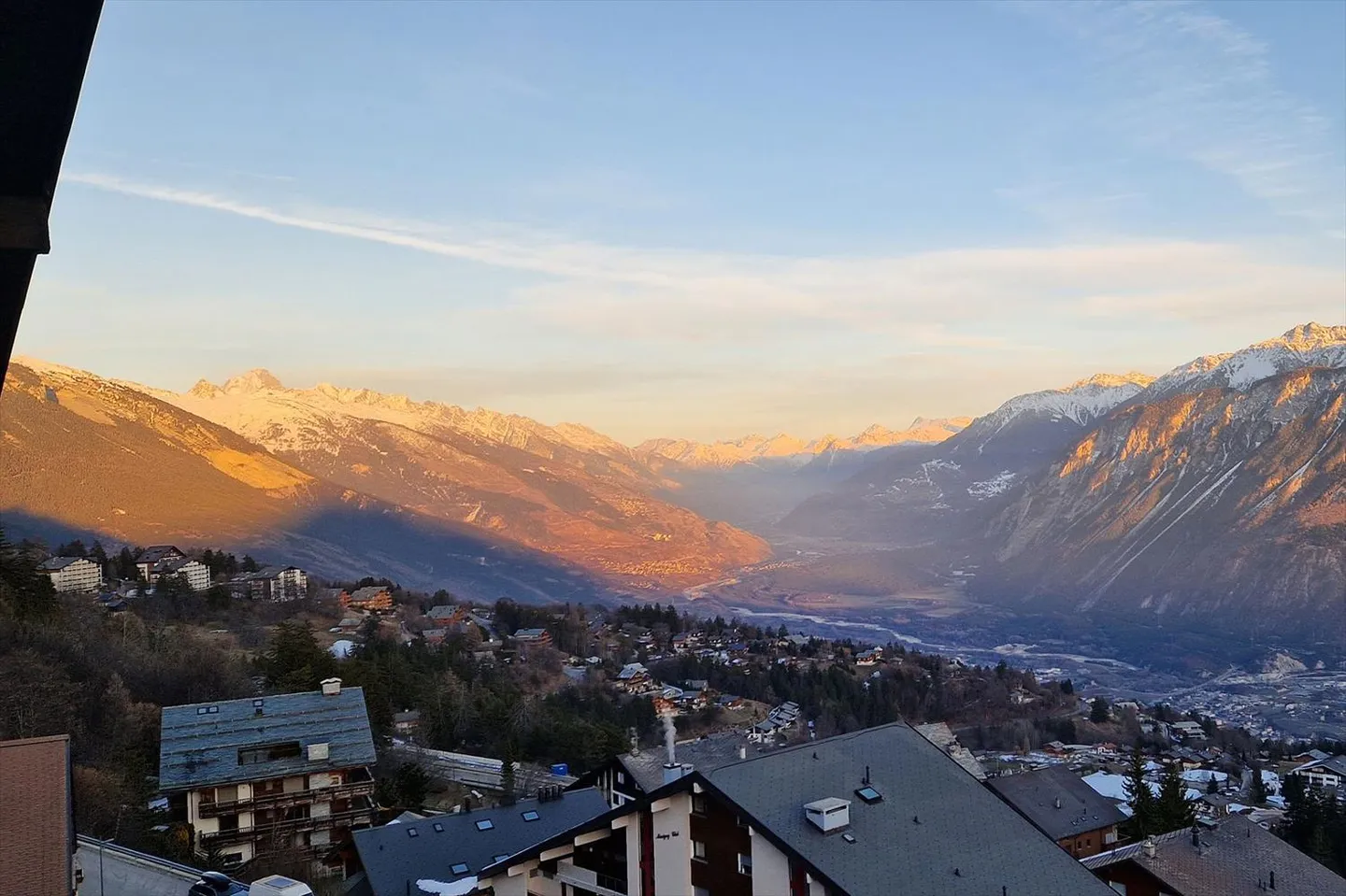 Bellissima casa a schiera completamente ristrutturata con vista panoramica - Foto 1 di 13
