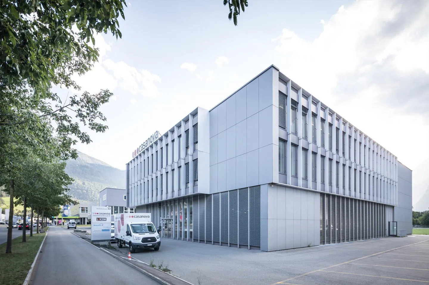 grandes installations de stockage - Photo 2 sur 2