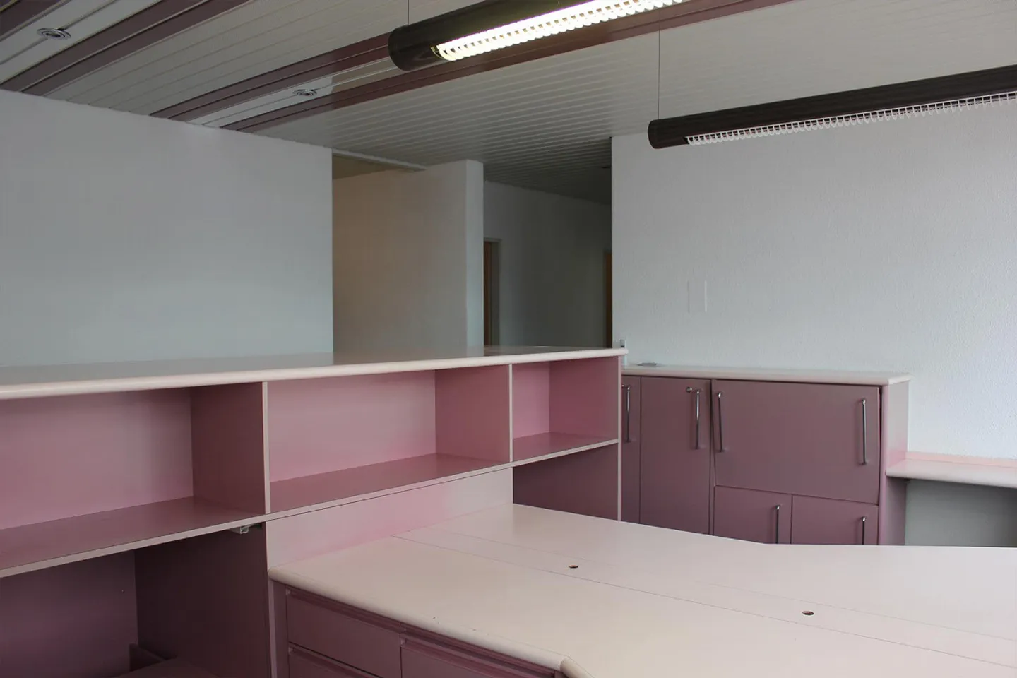 Espace de bureau de 165 m2 avec mobilier et division pratique des pièces - Photo 4 sur 22