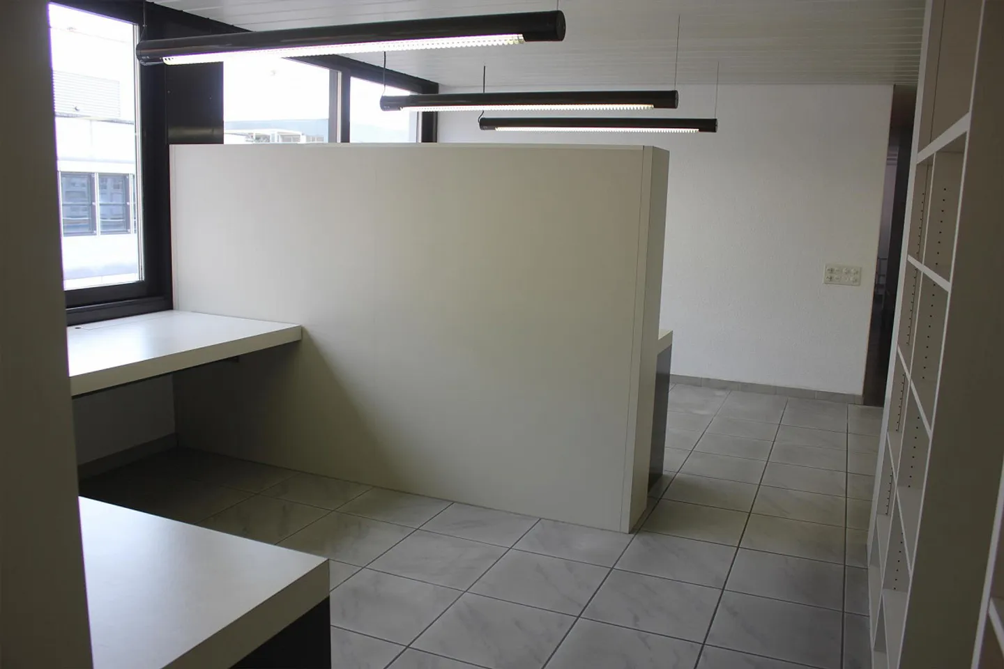 Espace de bureau de 165 m2 avec mobilier et division pratique des pièces - Photo 18 sur 22