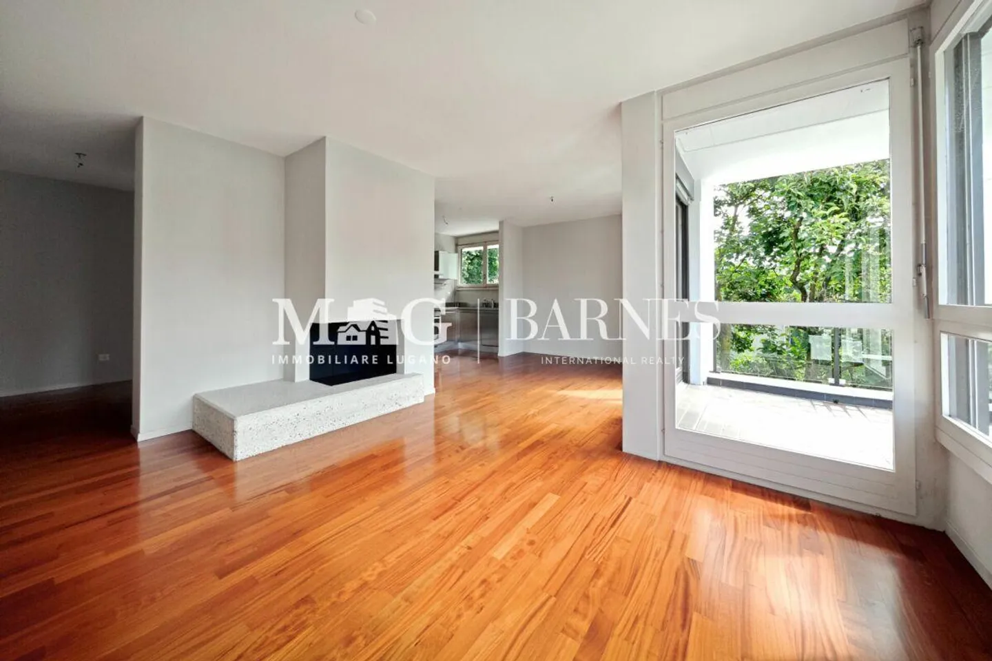 Collina d'Oro: Comfortable and Cozy 3-Bedroom Apartment in a Strategic Location near TASIS - Photo 4 of 13