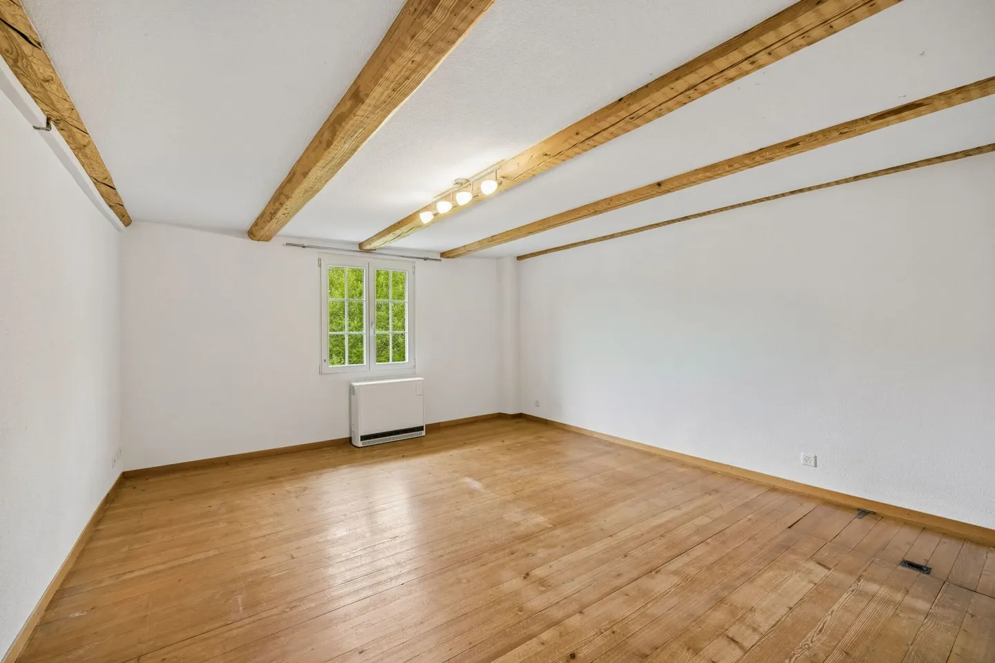 Charmantes 4-Zimmer-Reihenhaus (Flarz) mit grosszügigem Garten und Renovationspotential - Photo 6 sur 15