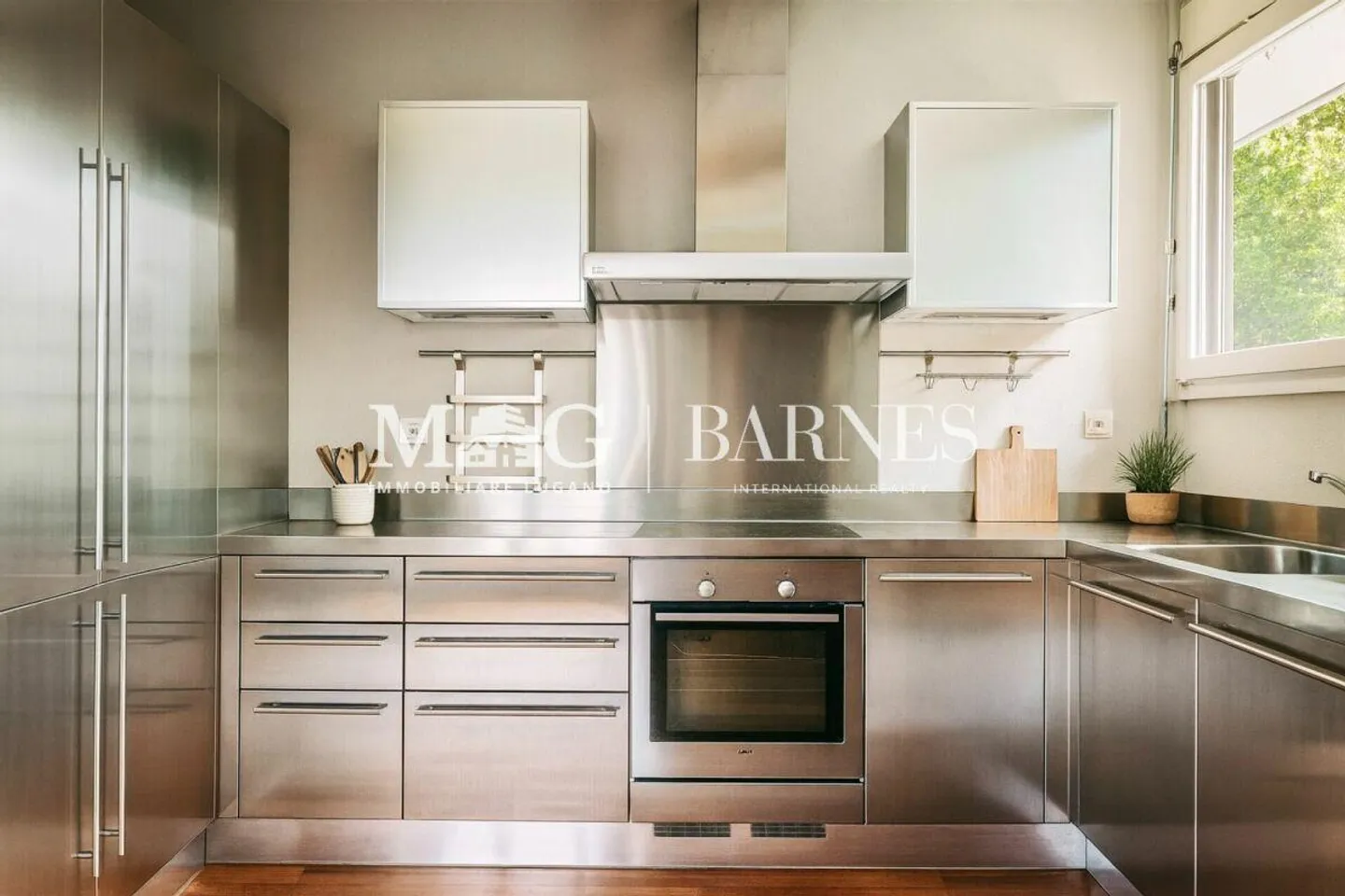 Collina d'Oro: Comfortable and Cozy 3-Bedroom Apartment in a Strategic Location near TASIS - Photo 6 of 13