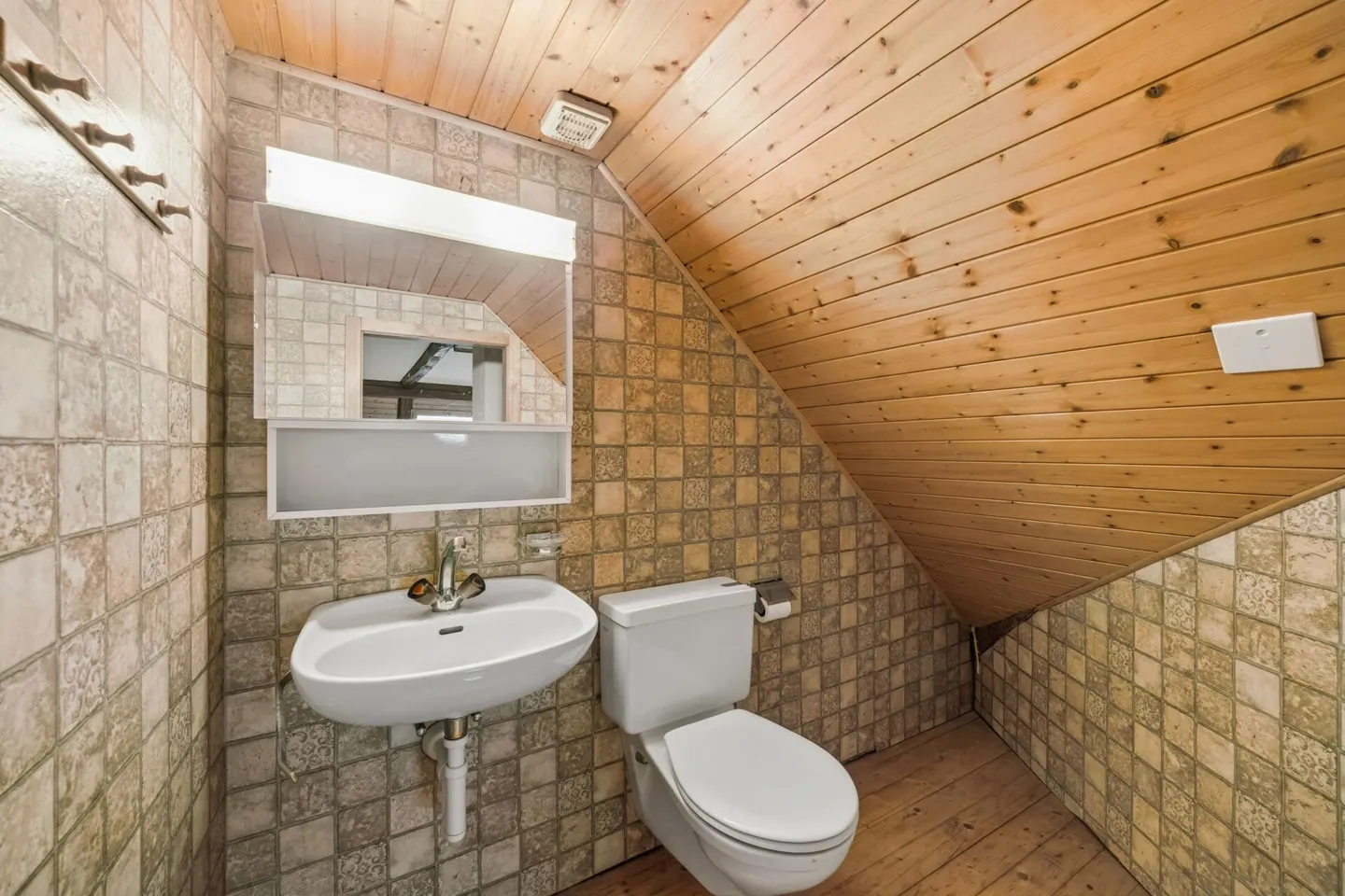 Charmantes 4-Zimmer-Reihenhaus (Flarz) mit grosszügigem Garten und Renovationspotential - Photo 11 sur 15