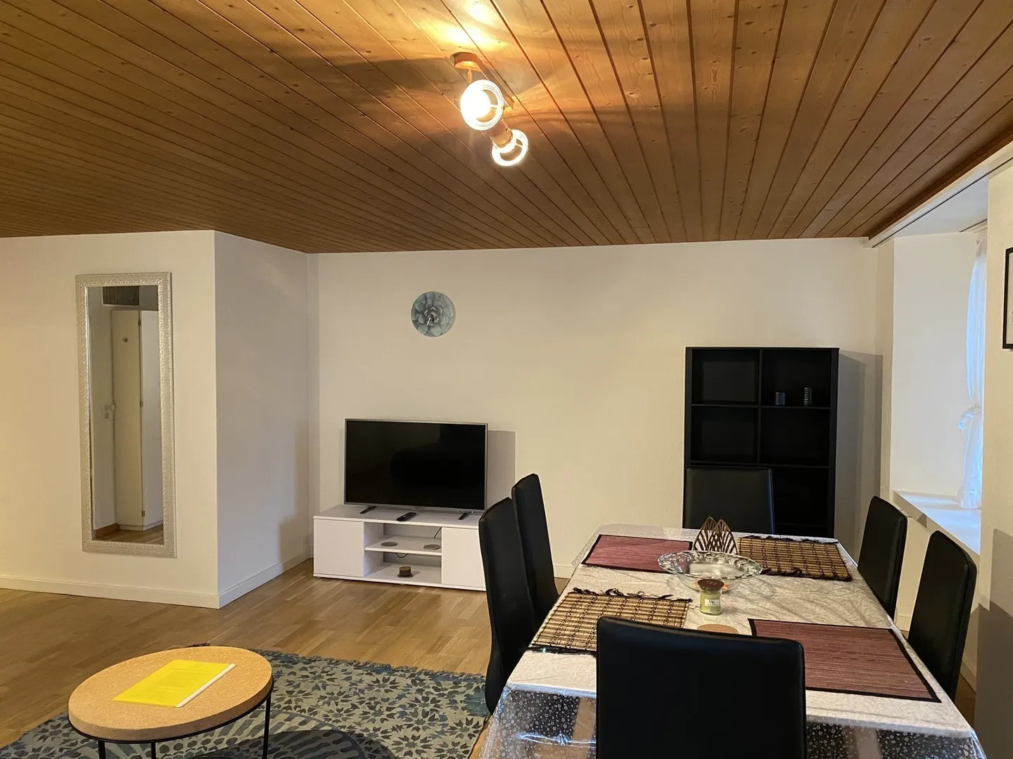 Furnished Apartment Near Zürich - Photo 3 of 9