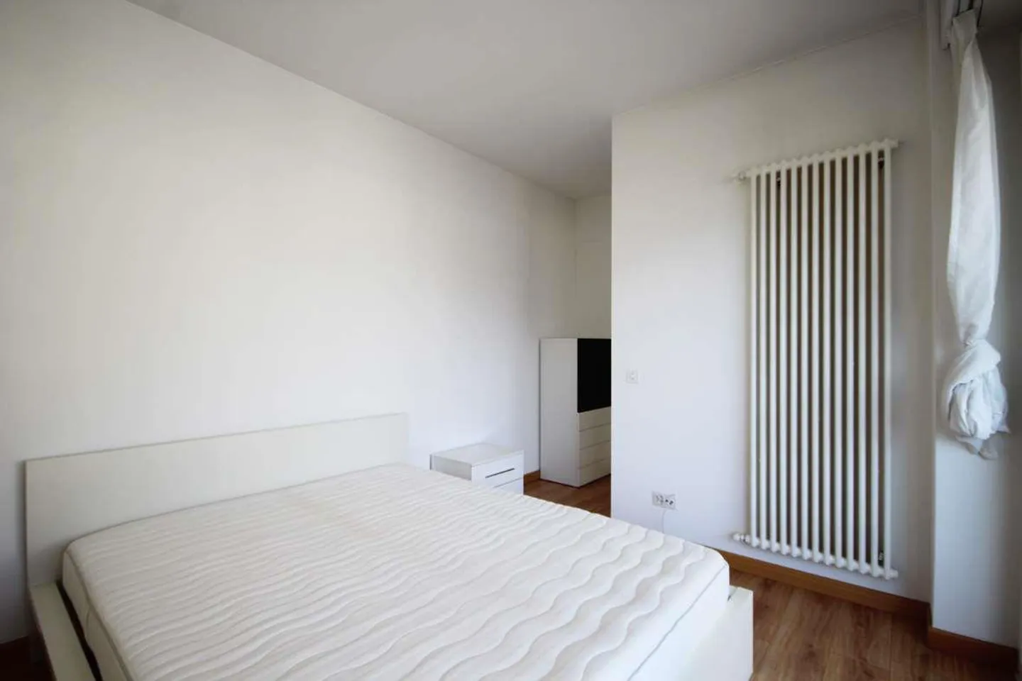 Attico con terrazza e vista libera vicino al centro - Foto 4 di 9