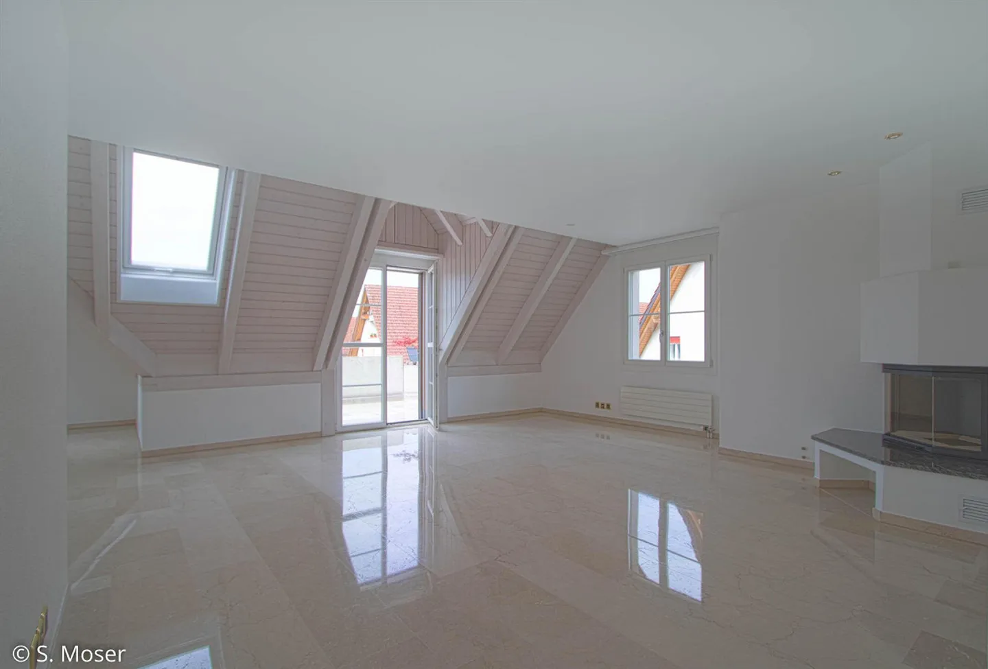 Gepflegte Wohnung mit Cheminée und hohem Wohnkomfort - Foto 1 von 11