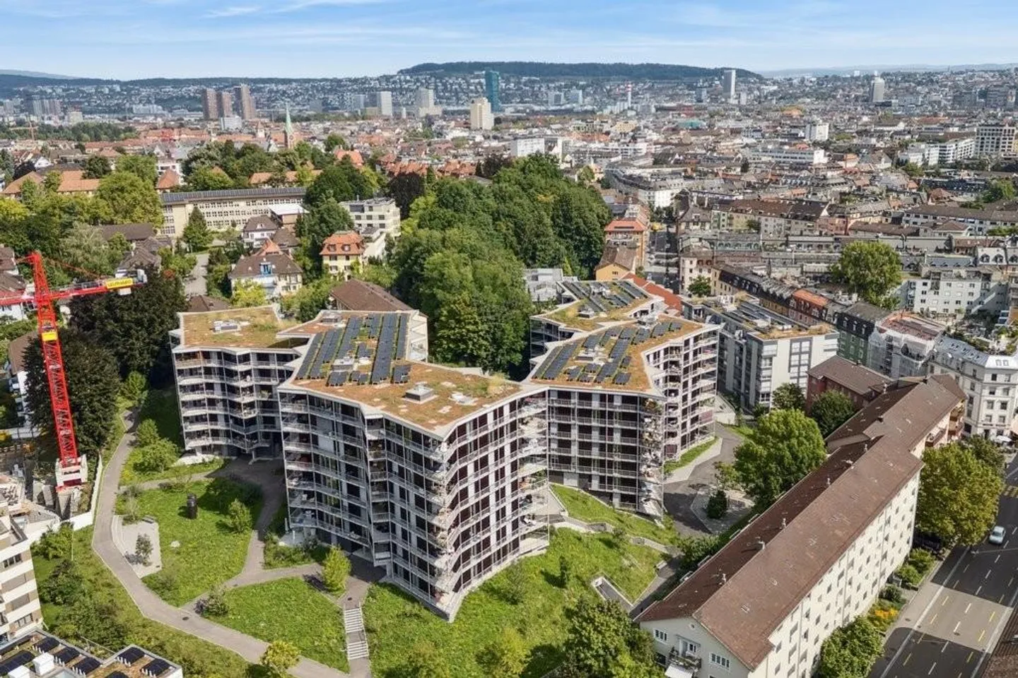 Espaces de stationnement spacieux à louer à Wiedikon - Photo 1 sur 8