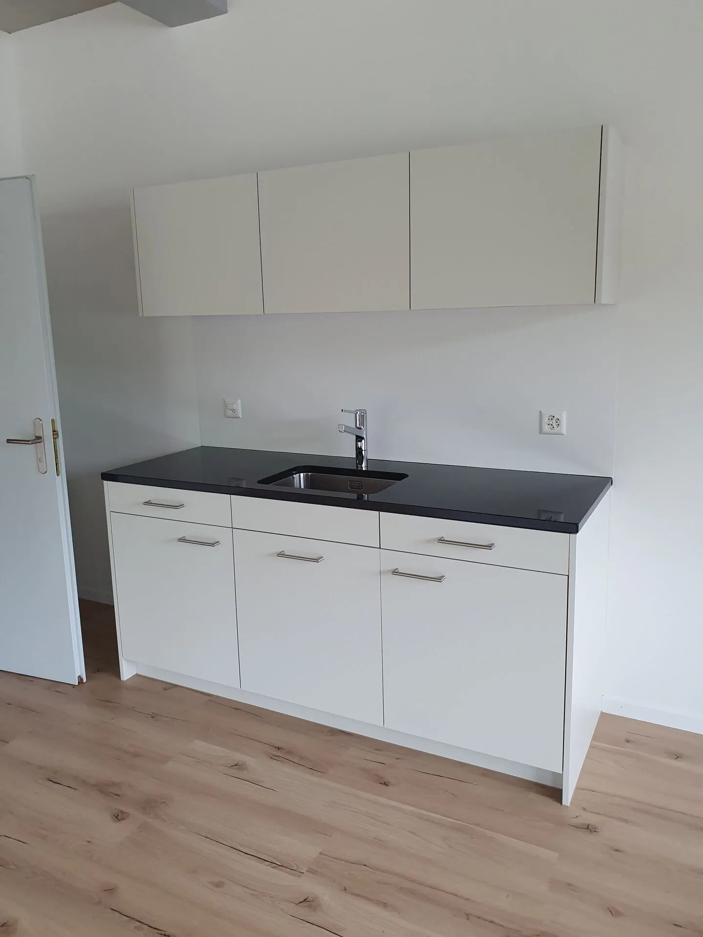 Spazio ufficio 77m² - Foto 4 di 8