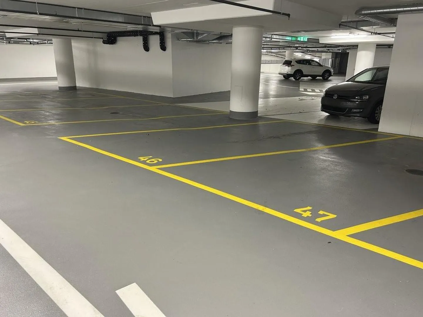 Espaces de stationnement spacieux à louer à Wiedikon - Photo 8 sur 8