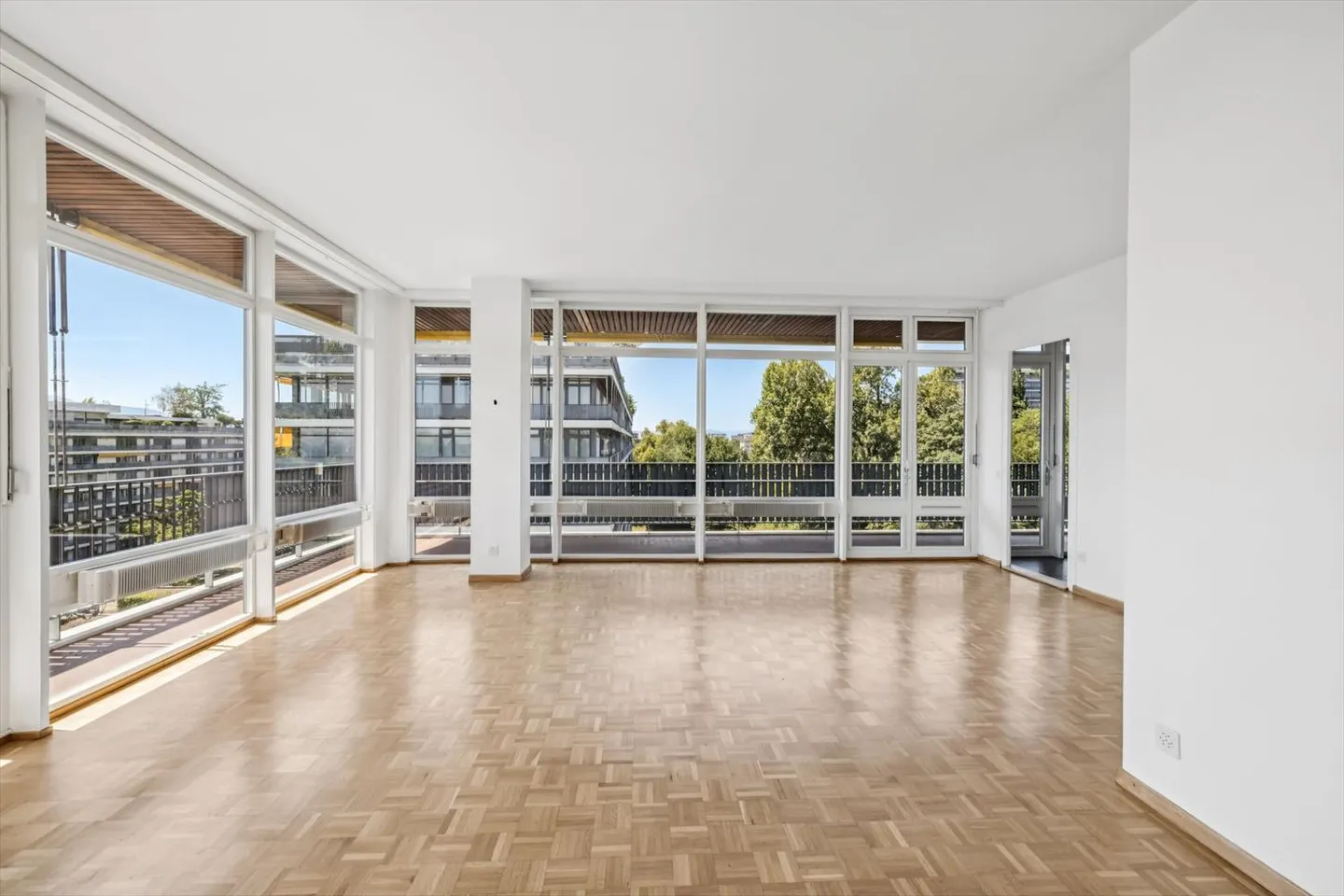 Vista mozzafiato sul lago? Elegante appartamento di 5 stanze a Petit-Saconnex, Ginevra - Foto 2 di 10
