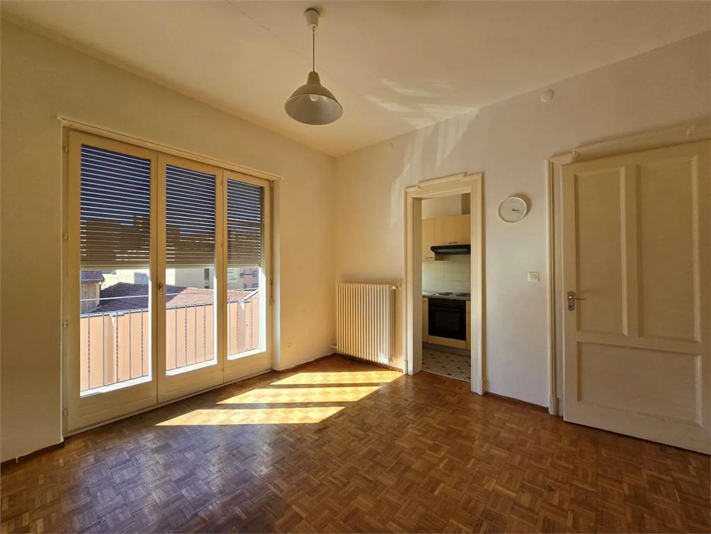 Appartamento 3.5 stanze da ristrutturare - con parcheggio coperto - Foto 3 di 13
