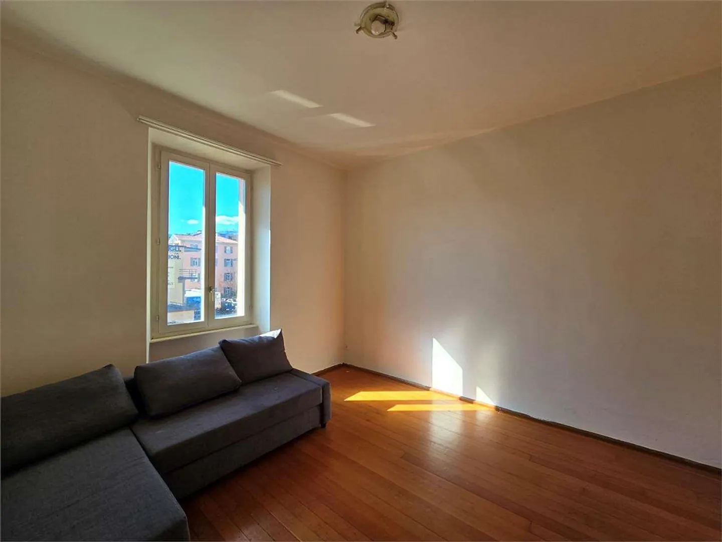 Appartamento 3.5 stanze da ristrutturare - con parcheggio coperto - Foto 4 di 13