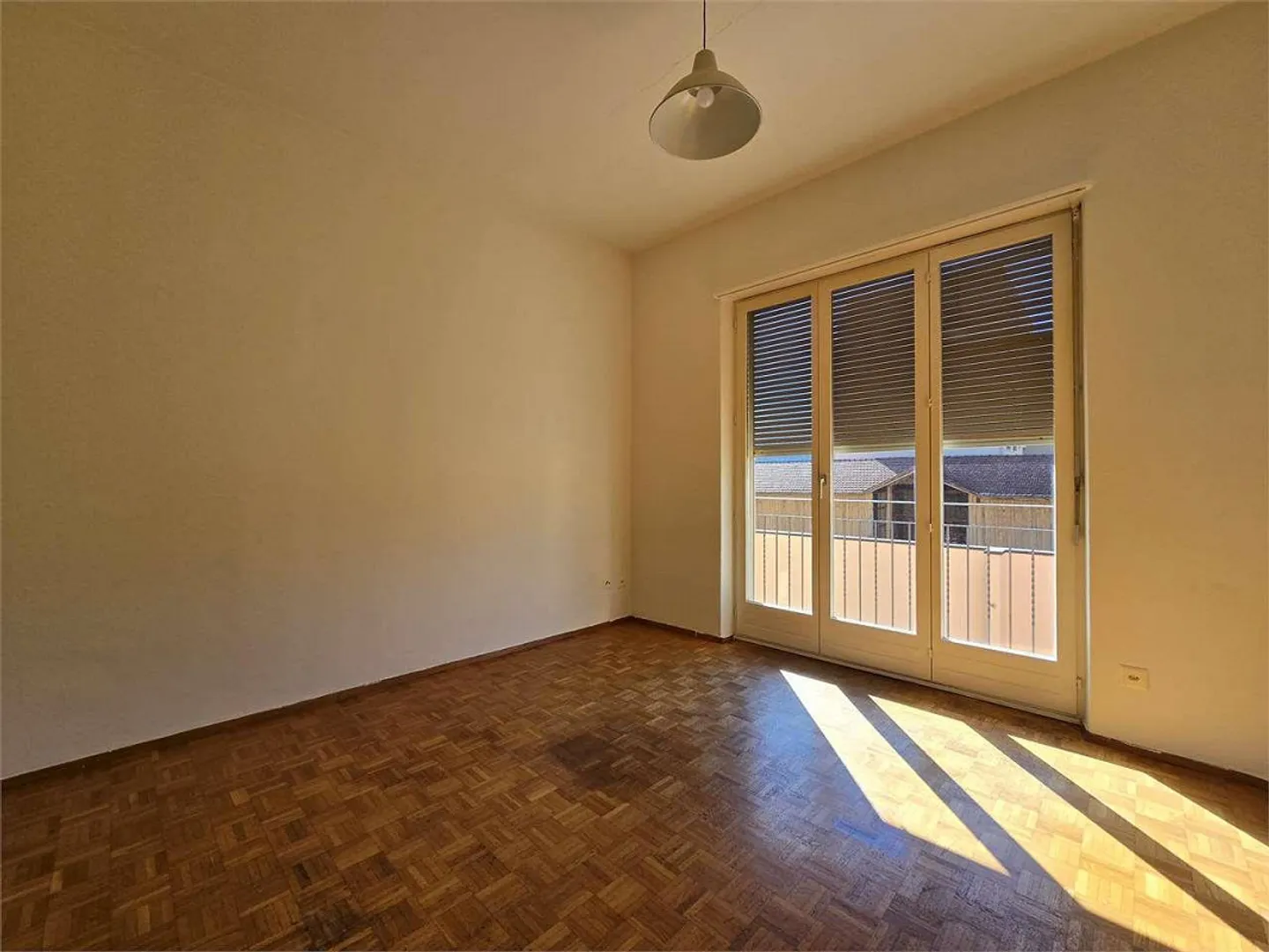 Appartamento 3.5 stanze da ristrutturare - con parcheggio coperto - Foto 6 di 13
