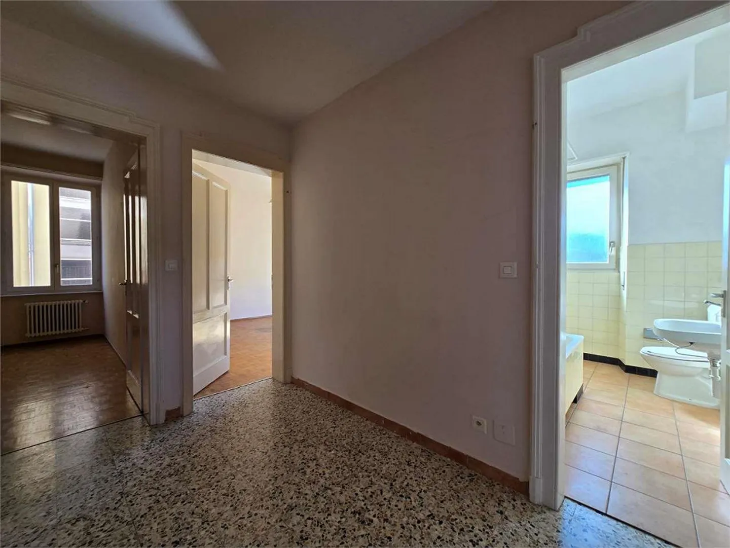 Appartamento 3.5 stanze da ristrutturare - con parcheggio coperto - Foto 13 di 13