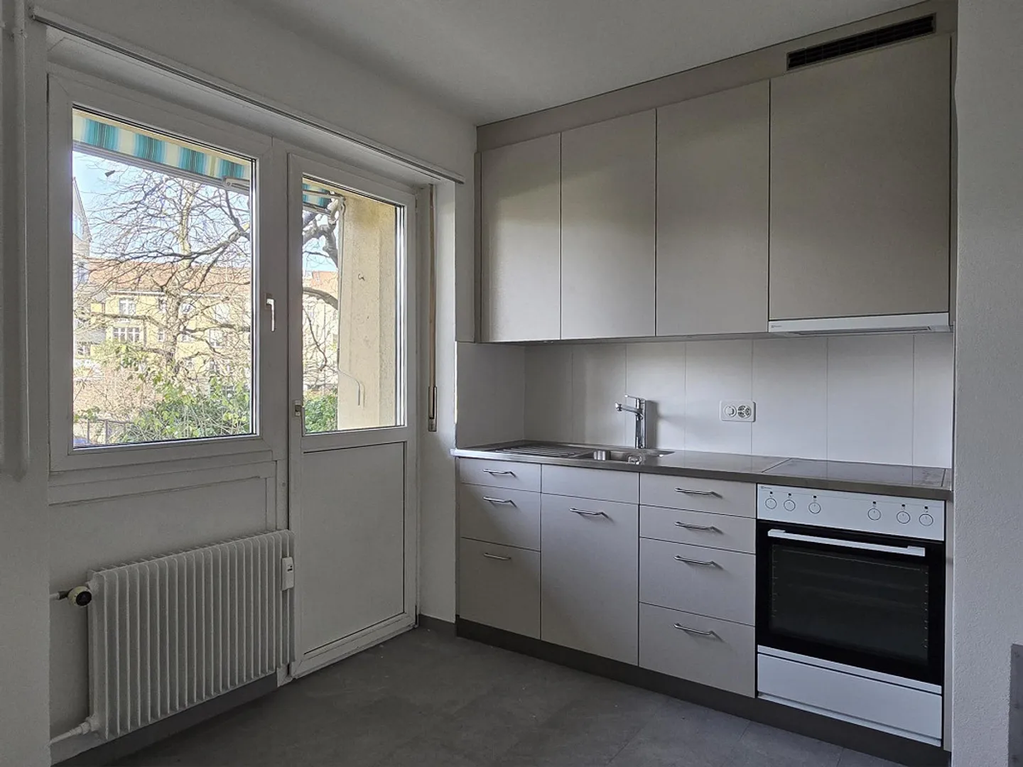 Renovated old apartment near Helvetiaplatz - Photo 4 of 8