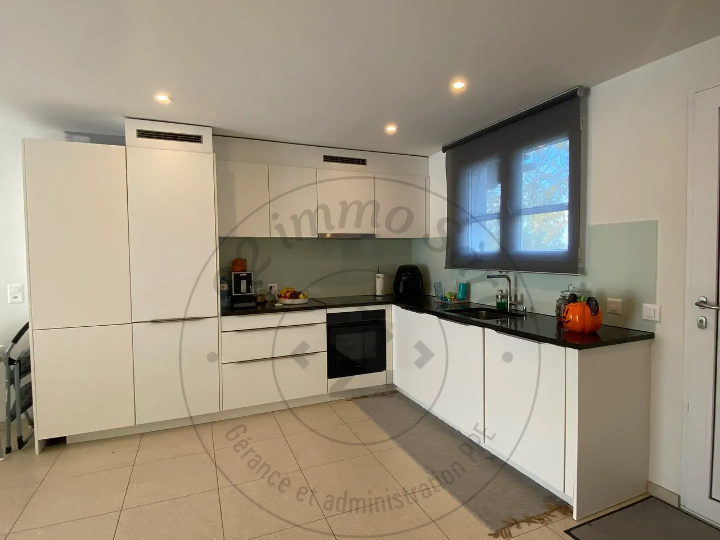 villa bifamiliare di 4.5 locali con giardino privato a Prez-vers-Noreaz - Foto 5 di 10