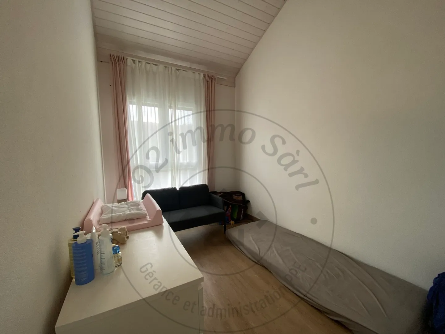 villa bifamiliare di 4.5 locali con giardino privato a Prez-vers-Noreaz - Foto 9 di 10