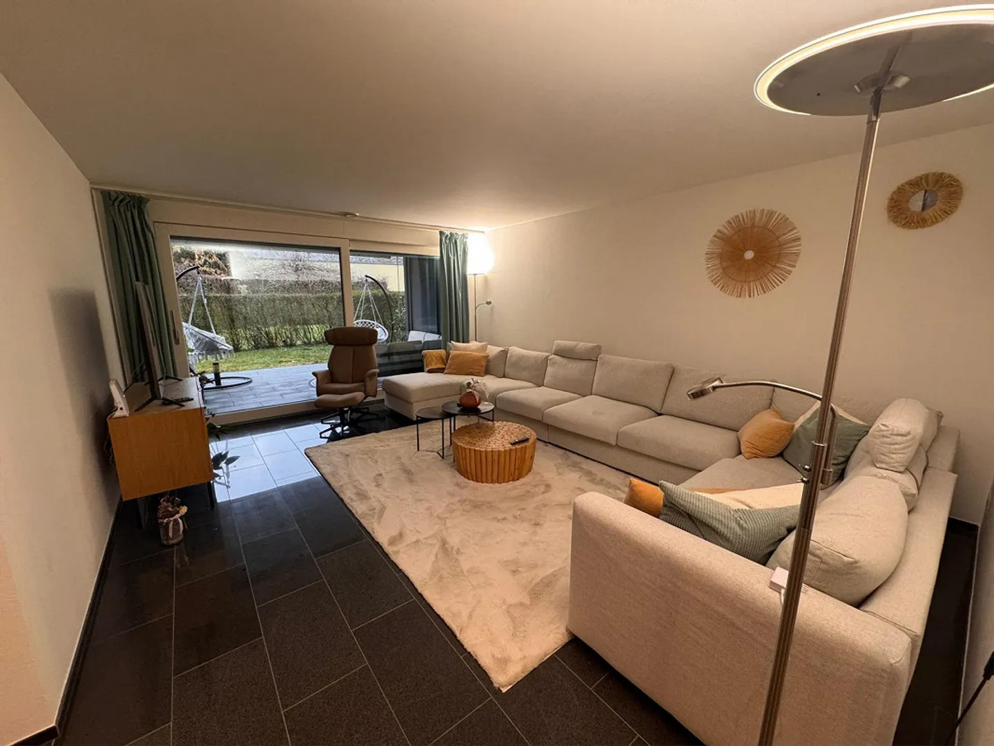 Beautiful and well-kept 3.0-room ground floor apartment - Photo 2 of 15