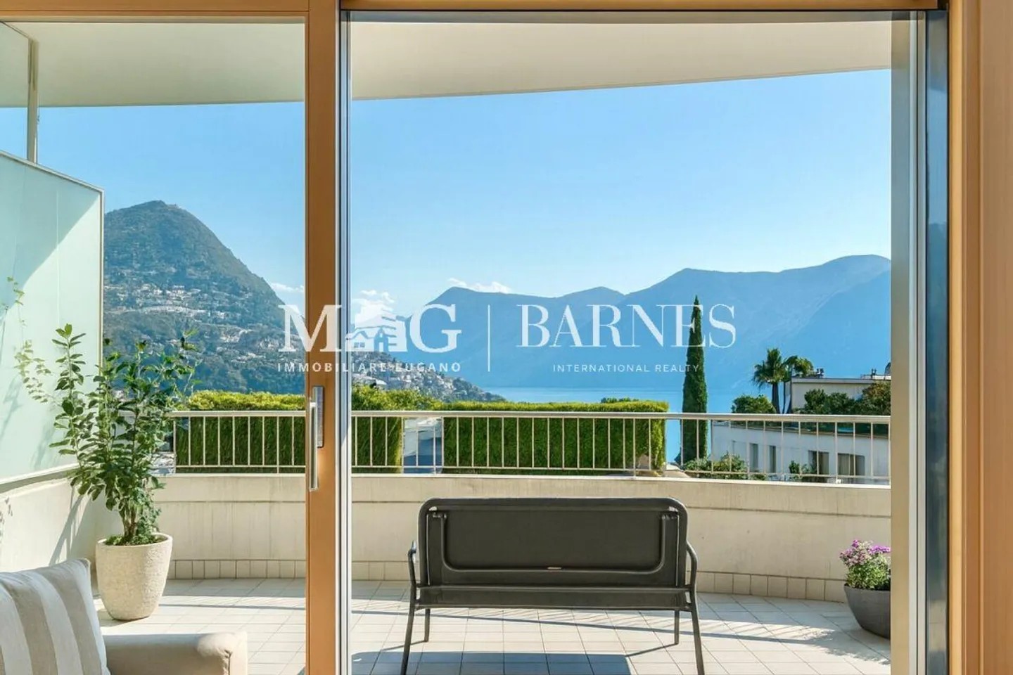 Lugano Centro - Appartamento 4,5 locali con terrazza panoramica e vista lago - Foto 2 di 11