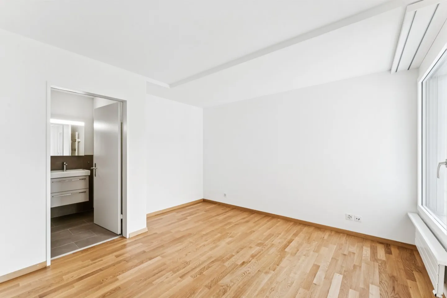 2 Room Apartment - Urban Living and Quality of Life Combined - Photo 4 of 7