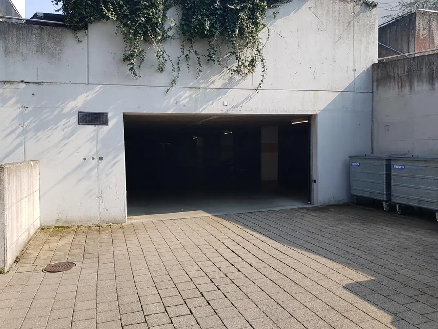 Espace de stationnement abordable - Photo 3 sur 6
