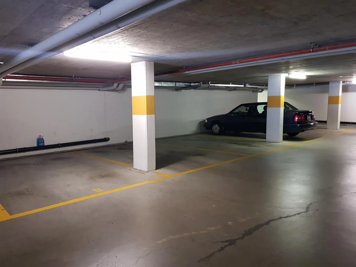 Espace de stationnement abordable - Photo 4 sur 6