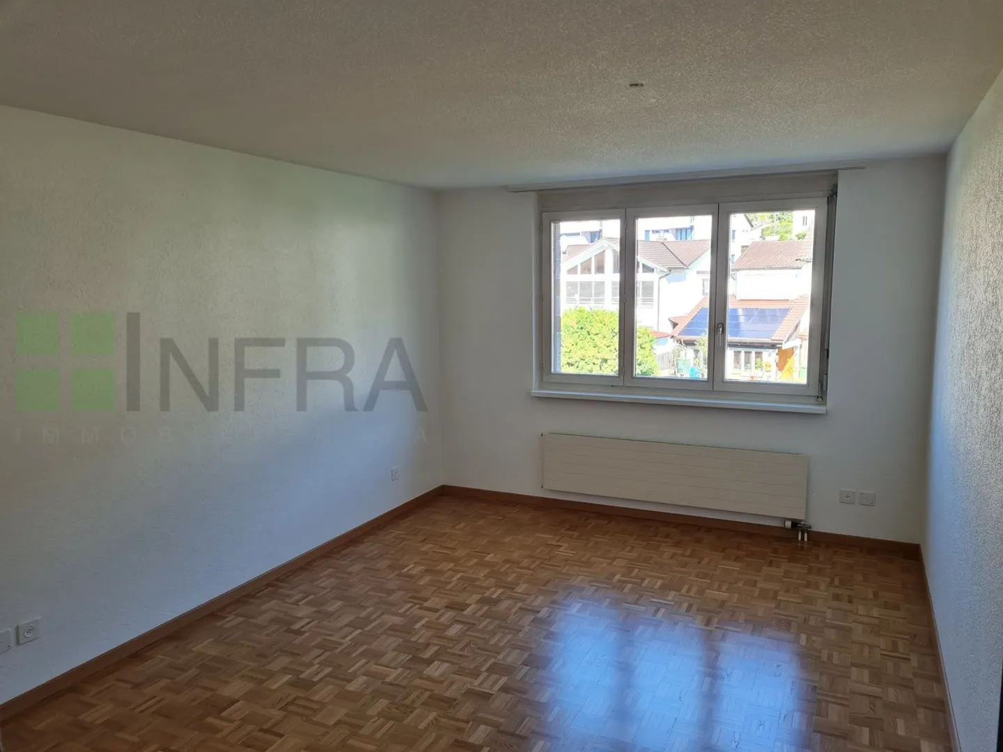 Über 101 m2 große Wohnung im 5. Stock mit Aufzug - Foto 2 von 11