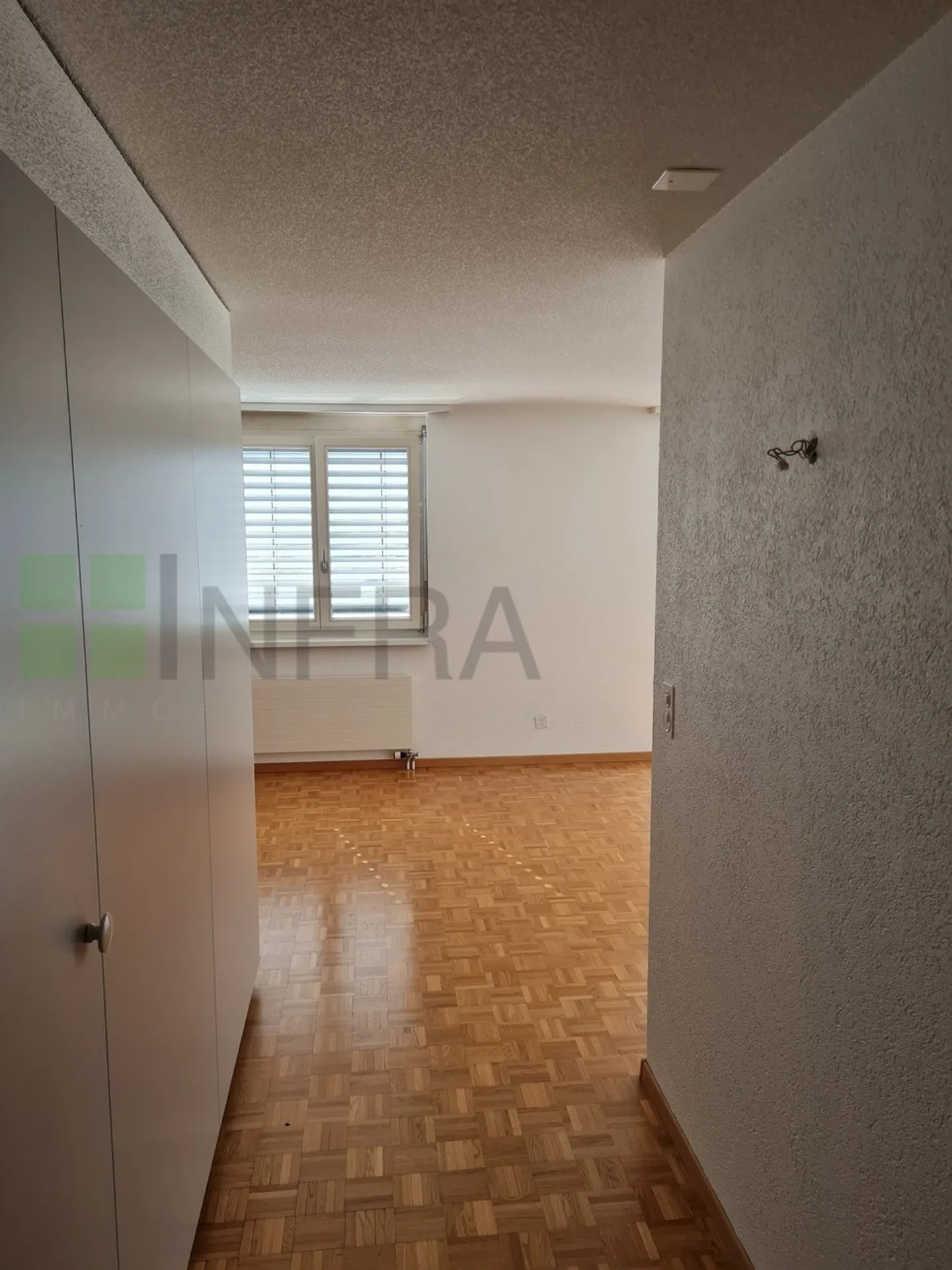Über 101 m2 große Wohnung im 5. Stock mit Aufzug - Foto 6 von 11