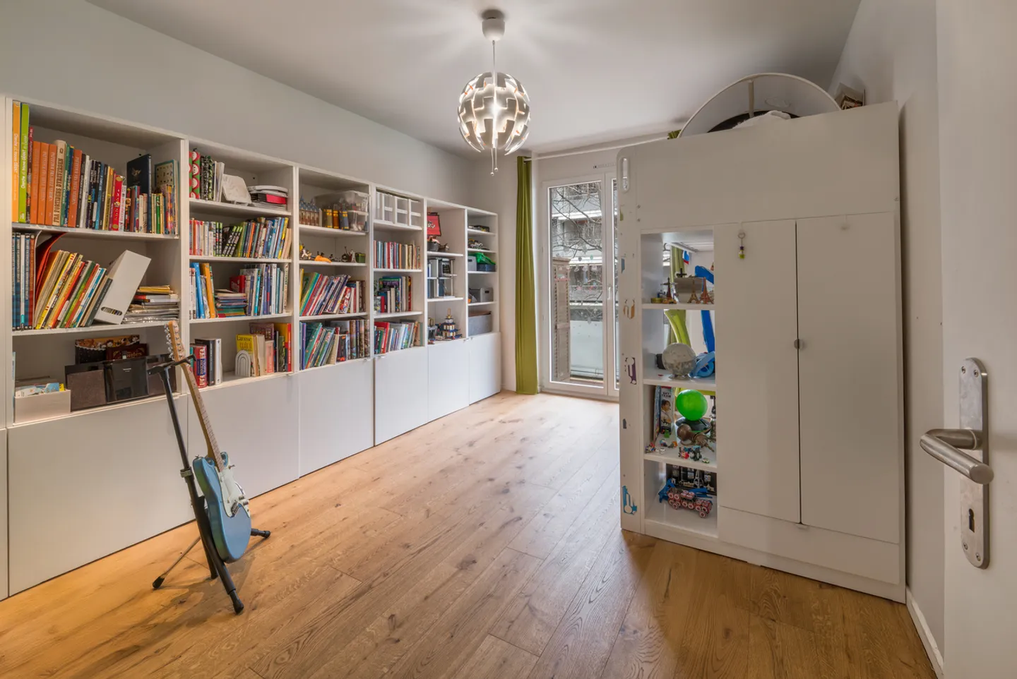 Bright 6-room apartment renovated with large balconies - Photo 10 of 12