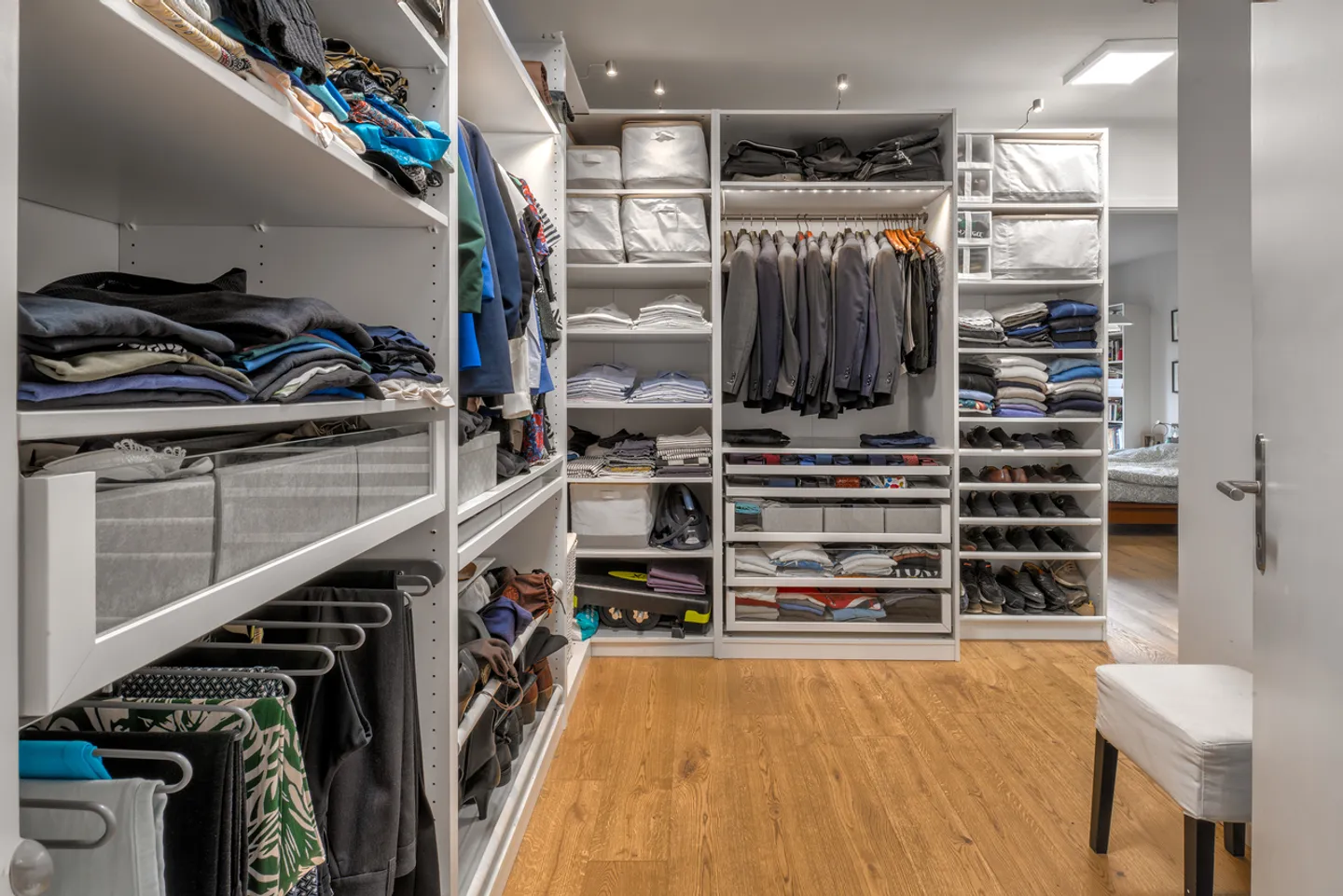 Bright 6-room apartment renovated with large balconies - Photo 7 of 12