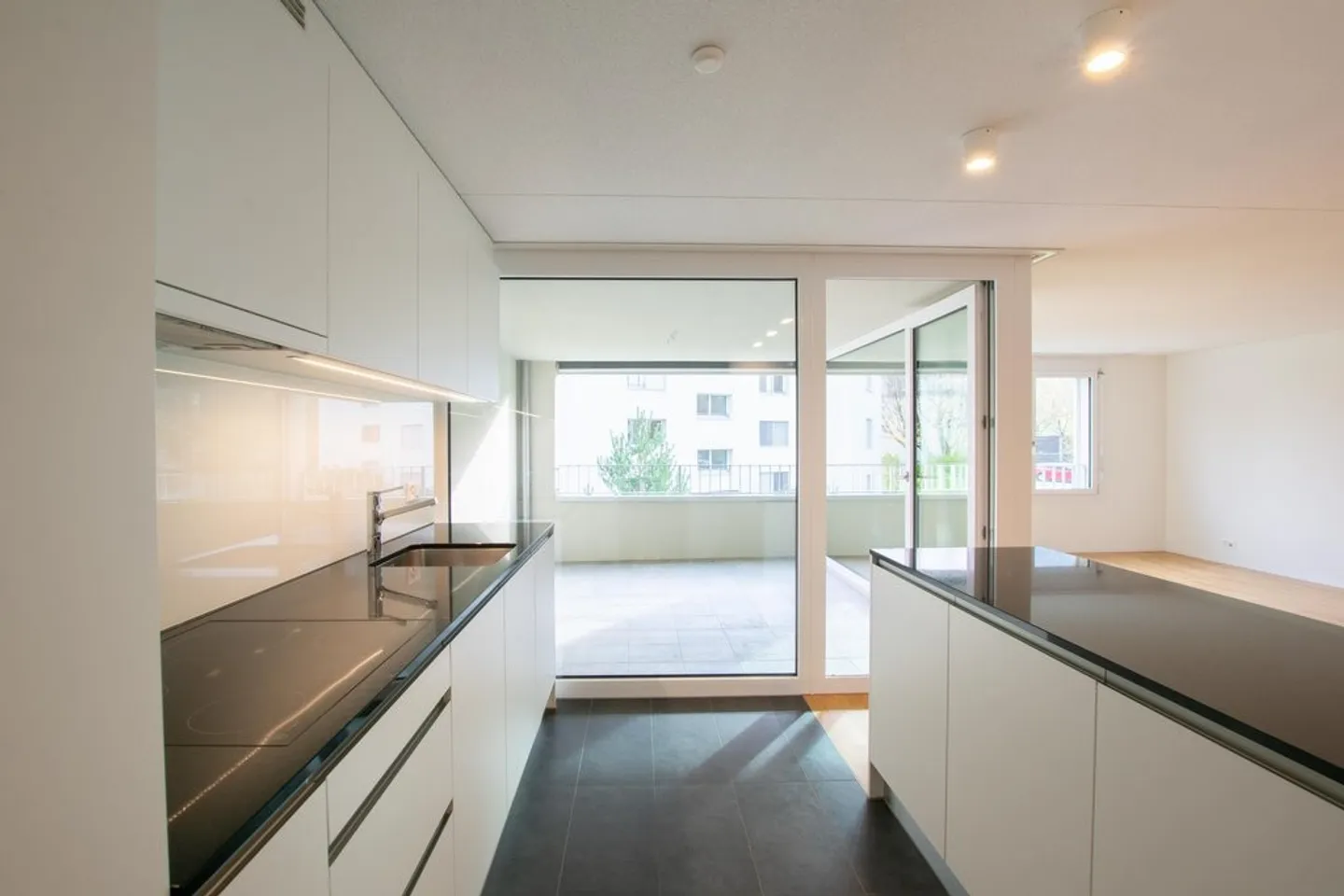 Modern 3.5-Room Apartment in Wabern - Photo 4 of 10