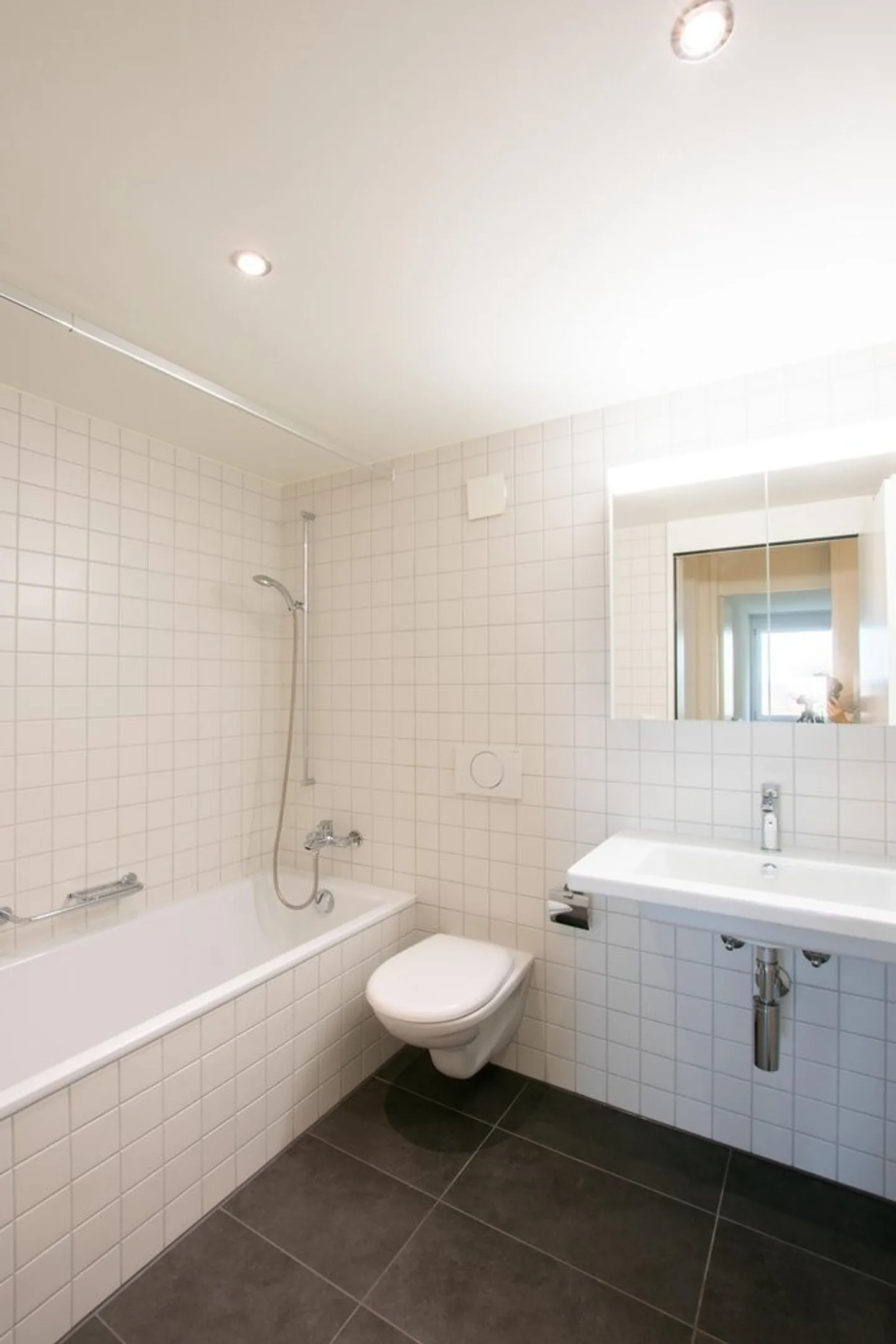 Modern 3.5-Room Apartment in Wabern - Photo 9 of 10