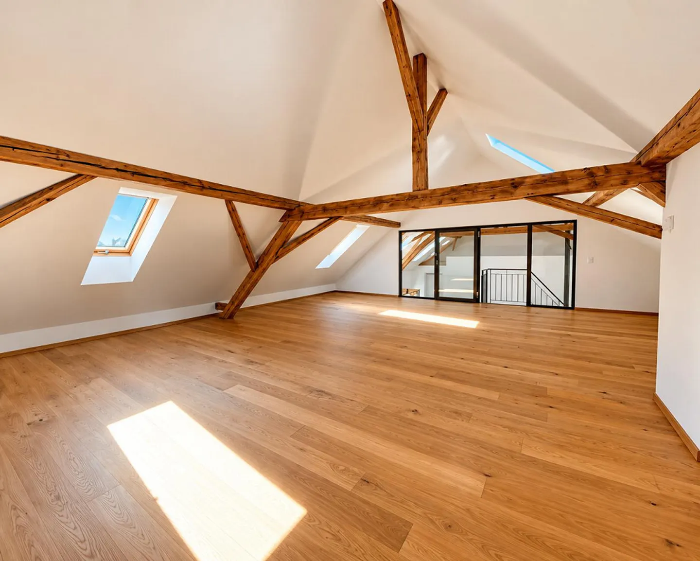 Unique Living with Loft Character – 4-Room Apartment in Galmiz - Photo 2 of 9