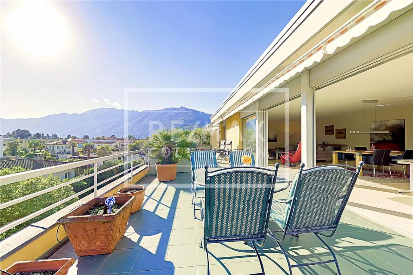 Dans un excellent emplacement à Ascona - grand penthouse de 3,5 pièces - Photo 3 sur 4