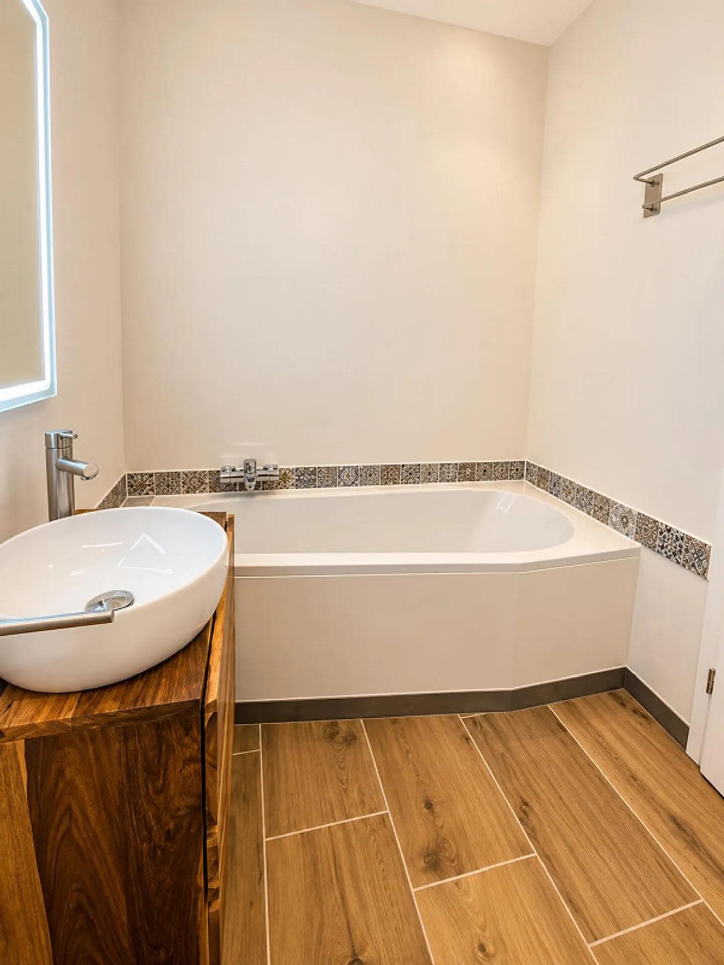 Unique Living with Loft Character – 4-Room Apartment in Galmiz - Photo 8 of 9